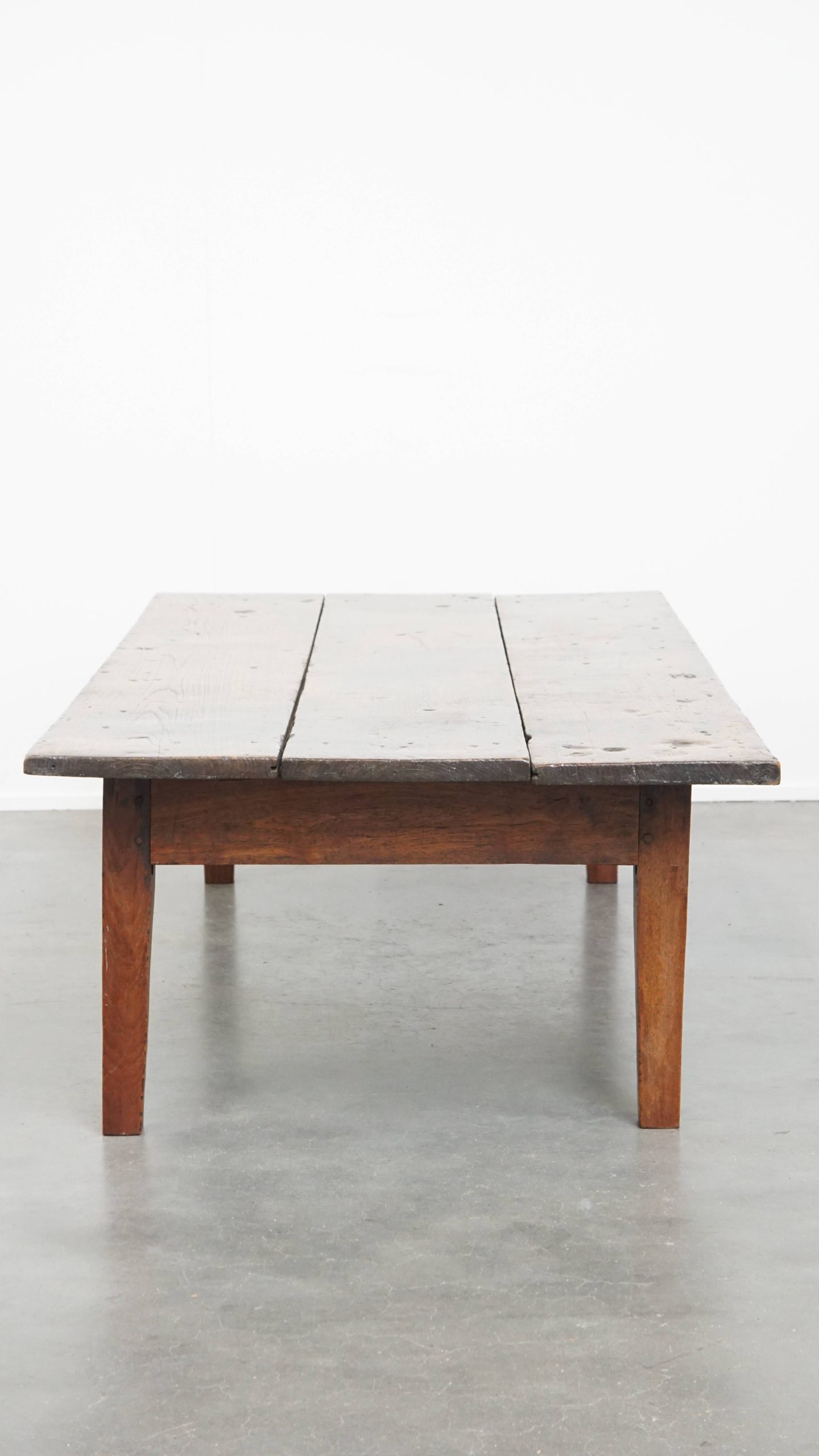 Grote maar elegante antieke salontafel van kastanjehout uit begin 19e eeuw met de mooiste kleuren - Afbeelding 3