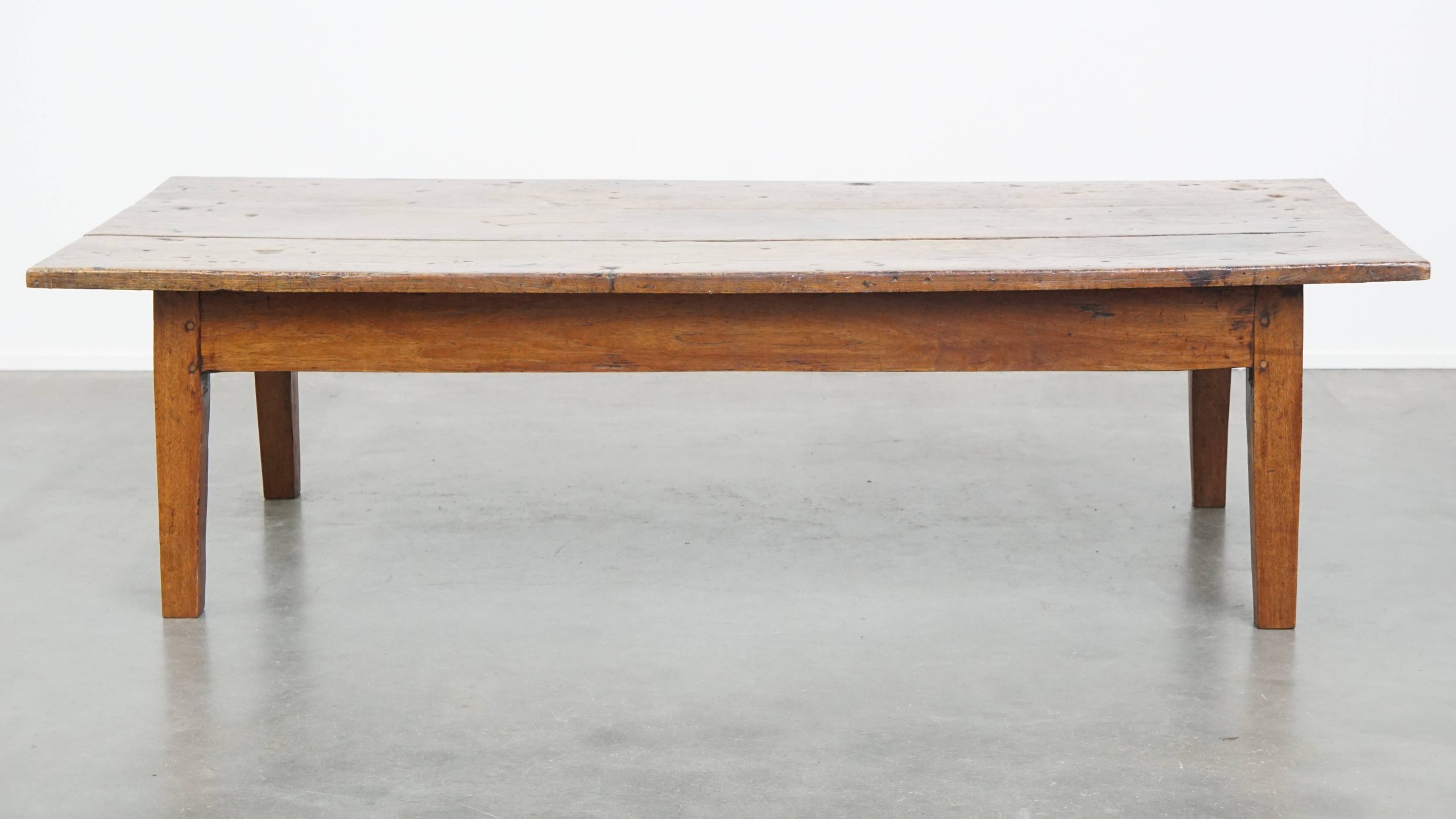 Grote maar elegante antieke salontafel van kastanjehout uit begin 19e eeuw met de mooiste kleuren - Afbeelding 5