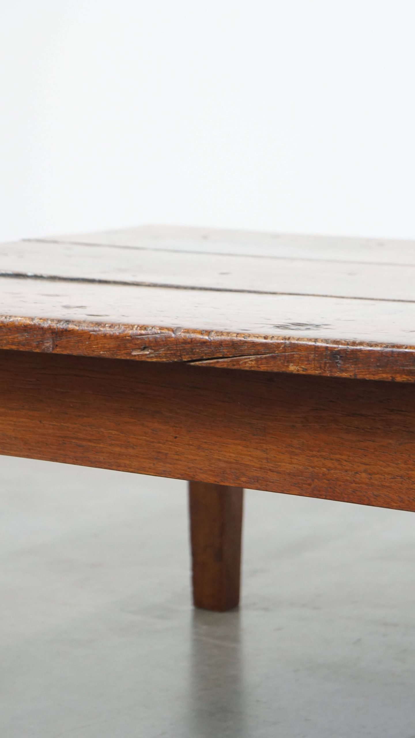 Grote maar elegante antieke salontafel van kastanjehout uit begin 19e eeuw met de mooiste kleuren - Afbeelding 12