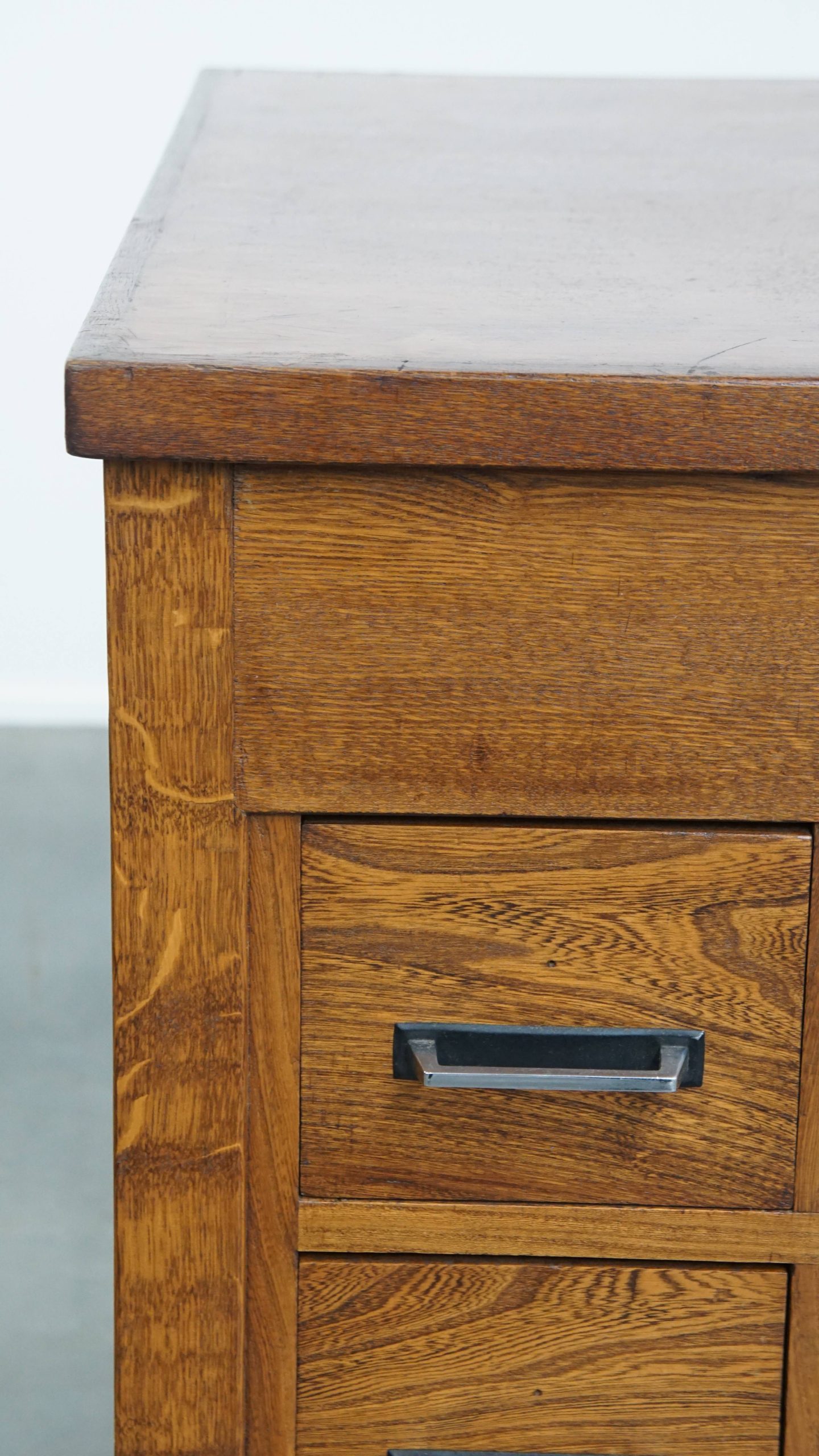 Uniek en antiek eikenhouten Art Deco bureau uit begin 20e eeuw in Amsterdamse school stijl - Afbeelding 9