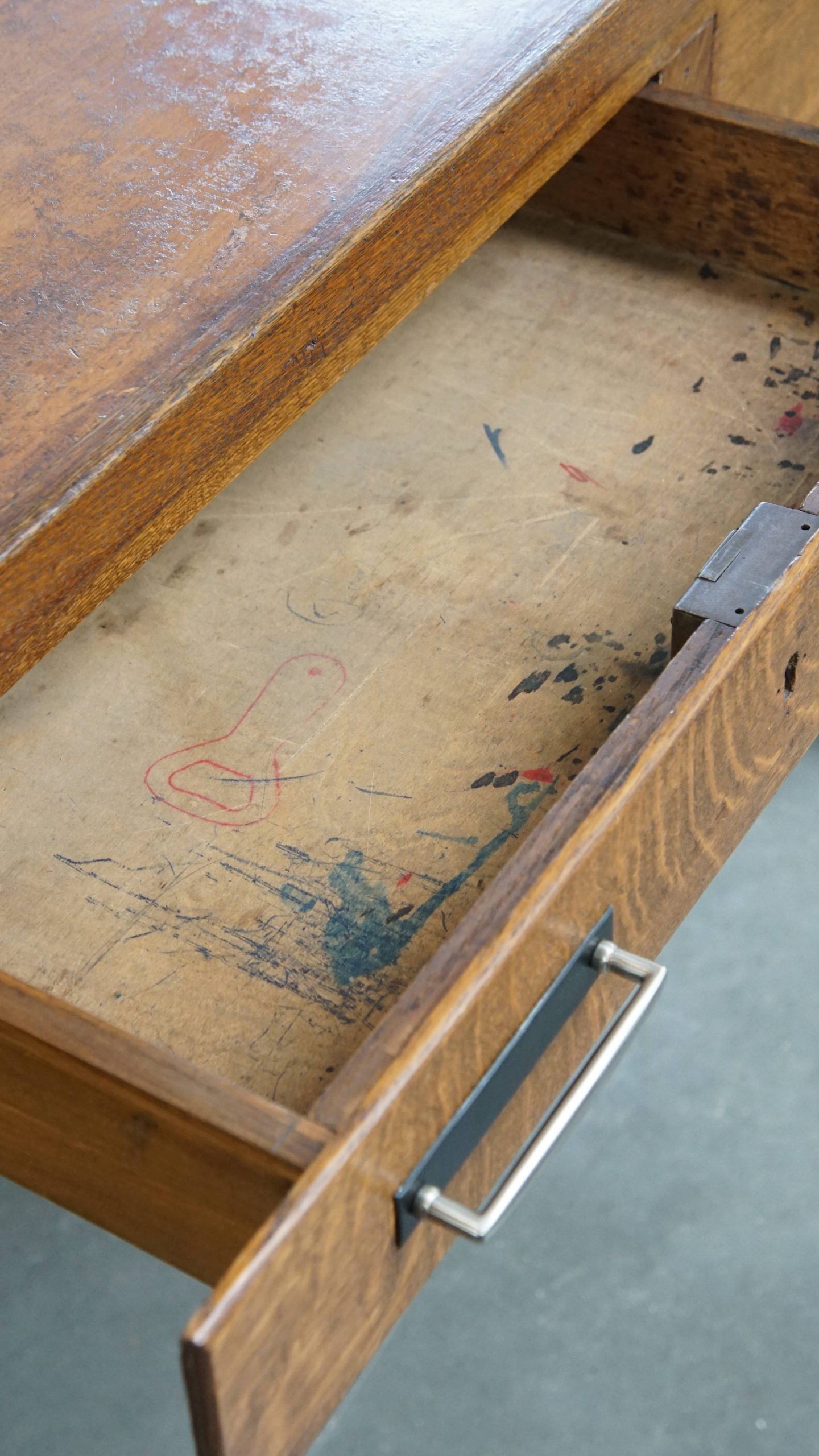 Uniek en antiek eikenhouten Art Deco bureau uit begin 20e eeuw in Amsterdamse school stijl - Afbeelding 11