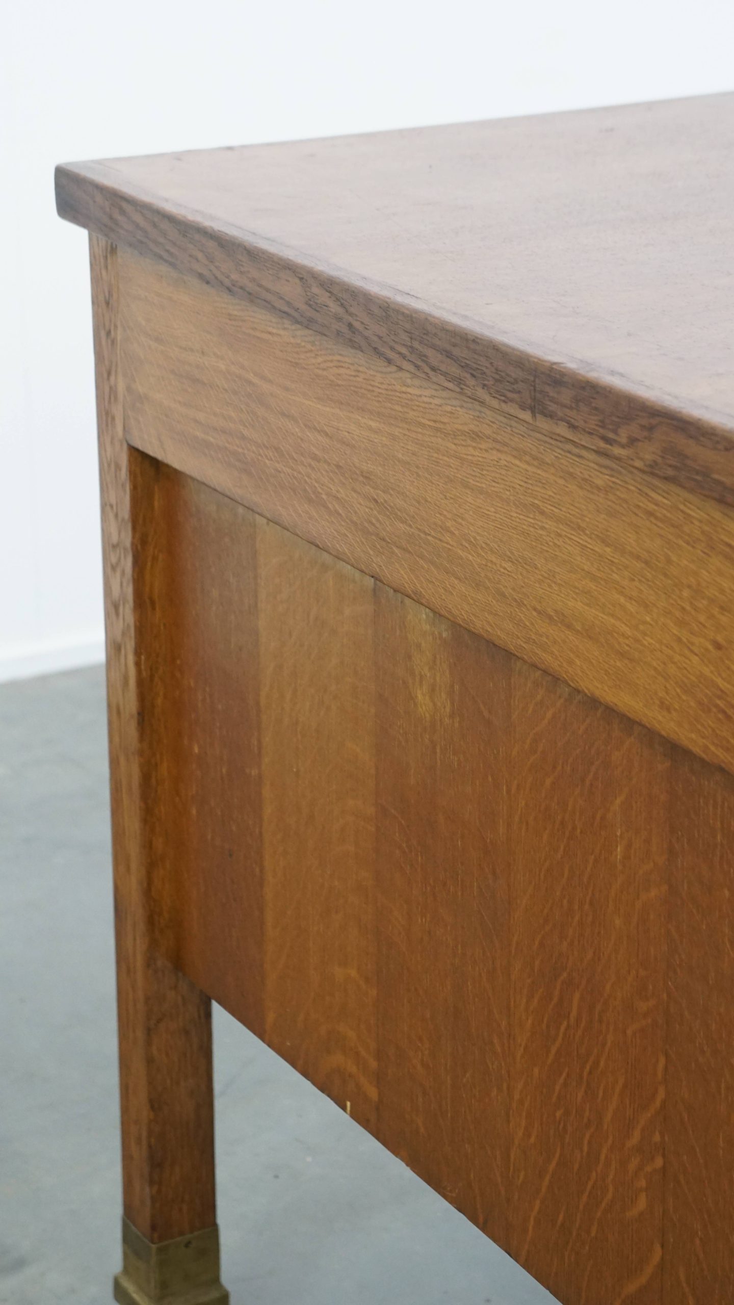 Uniek en antiek eikenhouten Art Deco bureau uit begin 20e eeuw in Amsterdamse school stijl - Afbeelding 15