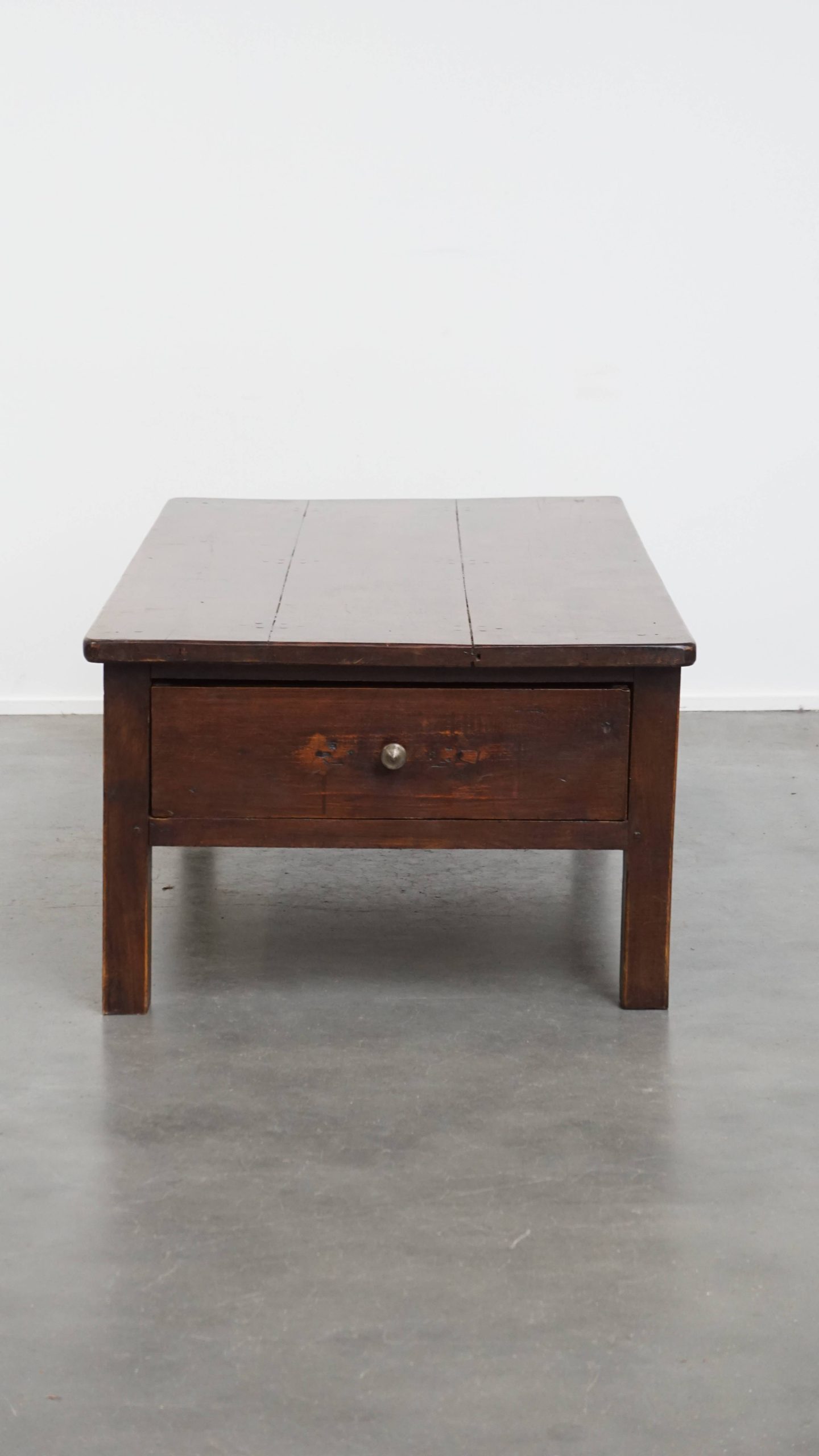 Prachtige en unieke antieke Franse salontafel van vruchtenbomenhout met 5 lades en een mooi patina - Afbeelding 5