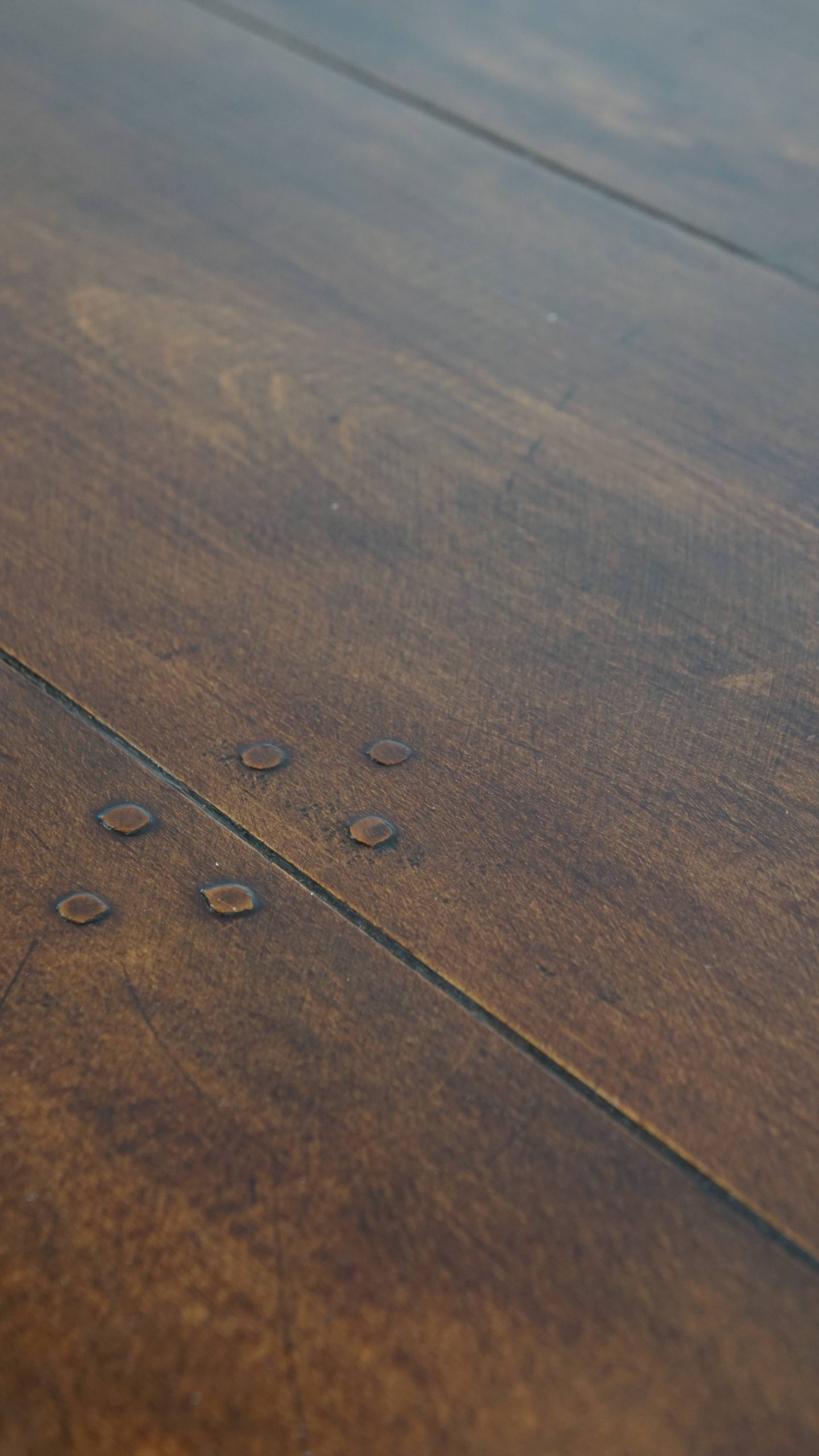 Prachtige en unieke antieke Franse salontafel van vruchtenbomenhout met 5 lades en een mooi patina - Afbeelding 16