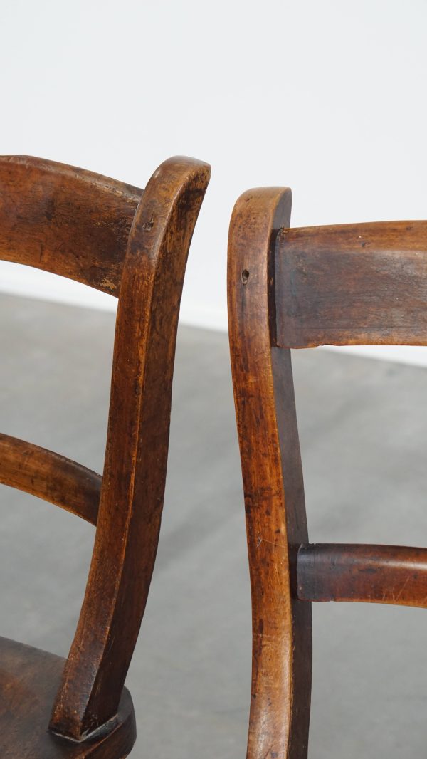 Tijdloze elegante set van 12 antieke Engelse Oxford eetkamer/ keuken stoelen met een warme kleurstelling - Afbeelding 9