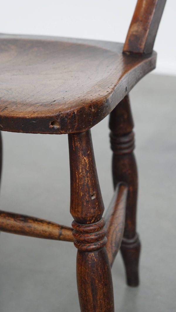 Tijdloze elegante set van 12 antieke Engelse Oxford eetkamer/ keuken stoelen met een warme kleurstelling - Afbeelding 11