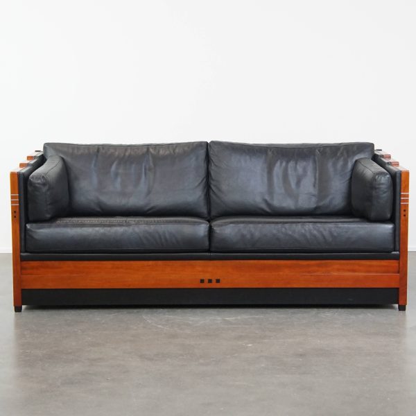 Art Deco Schuitema 2.5 zits design bank model Baldwin uit de Decoforma serie met uitklapbare bladen