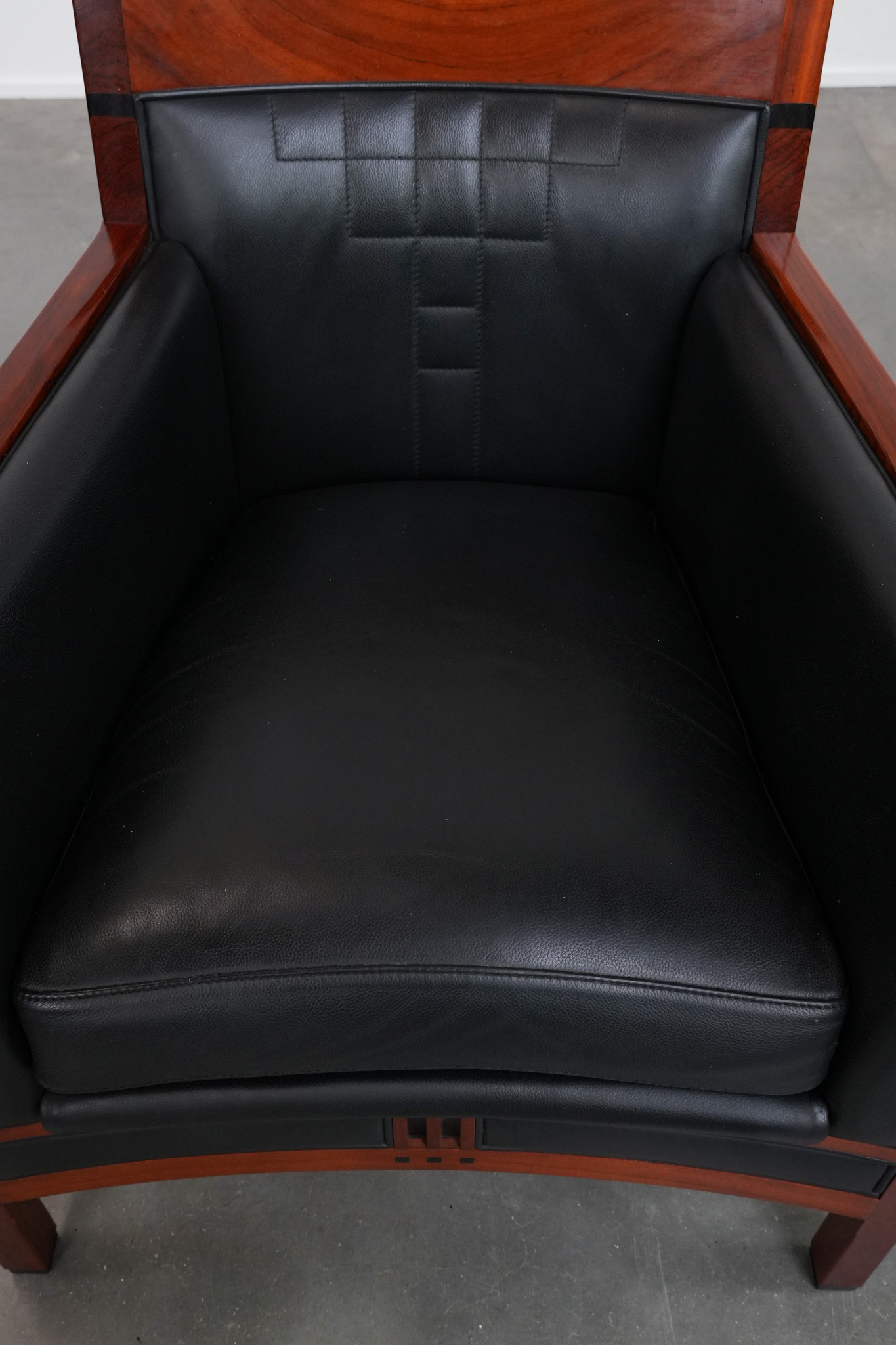 Prachtige Art Deco fauteuil van Schuitema uit de Decoforma serie met sierlijke stiksels - Afbeelding 6