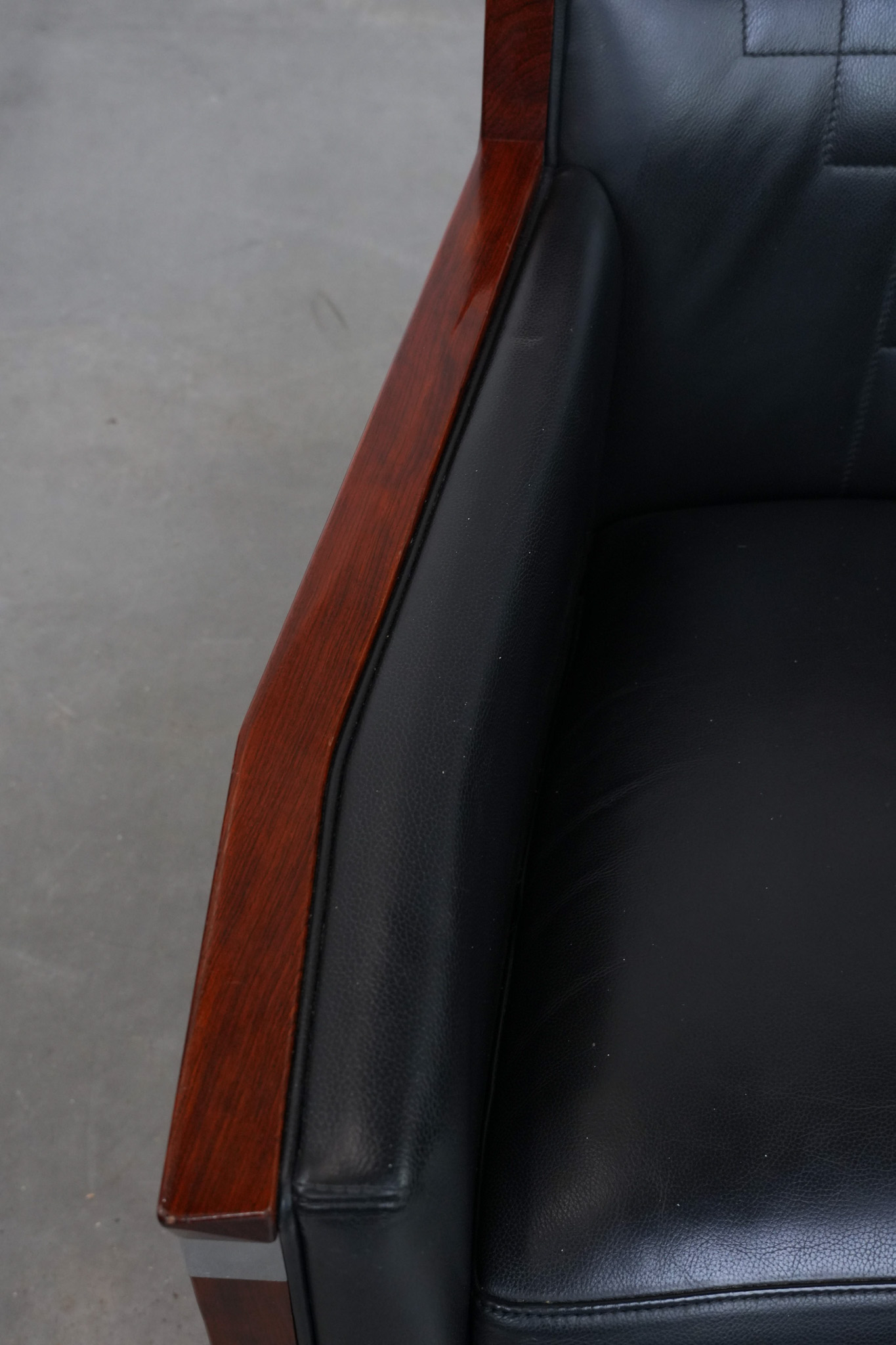 Prachtige Art Deco fauteuil van Schuitema uit de Decoforma serie met sierlijke stiksels - Afbeelding 7