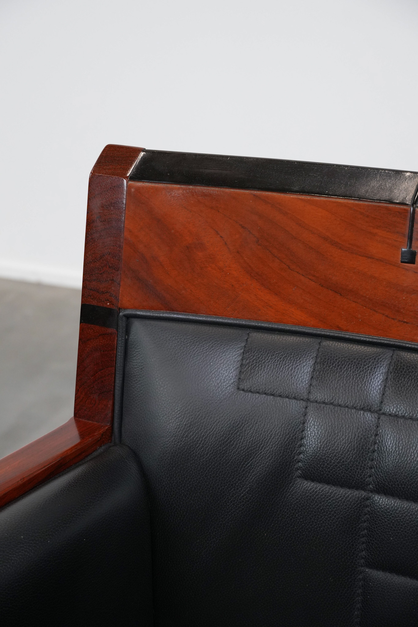 Prachtige Art Deco fauteuil van Schuitema uit de Decoforma serie met sierlijke stiksels - Afbeelding 9