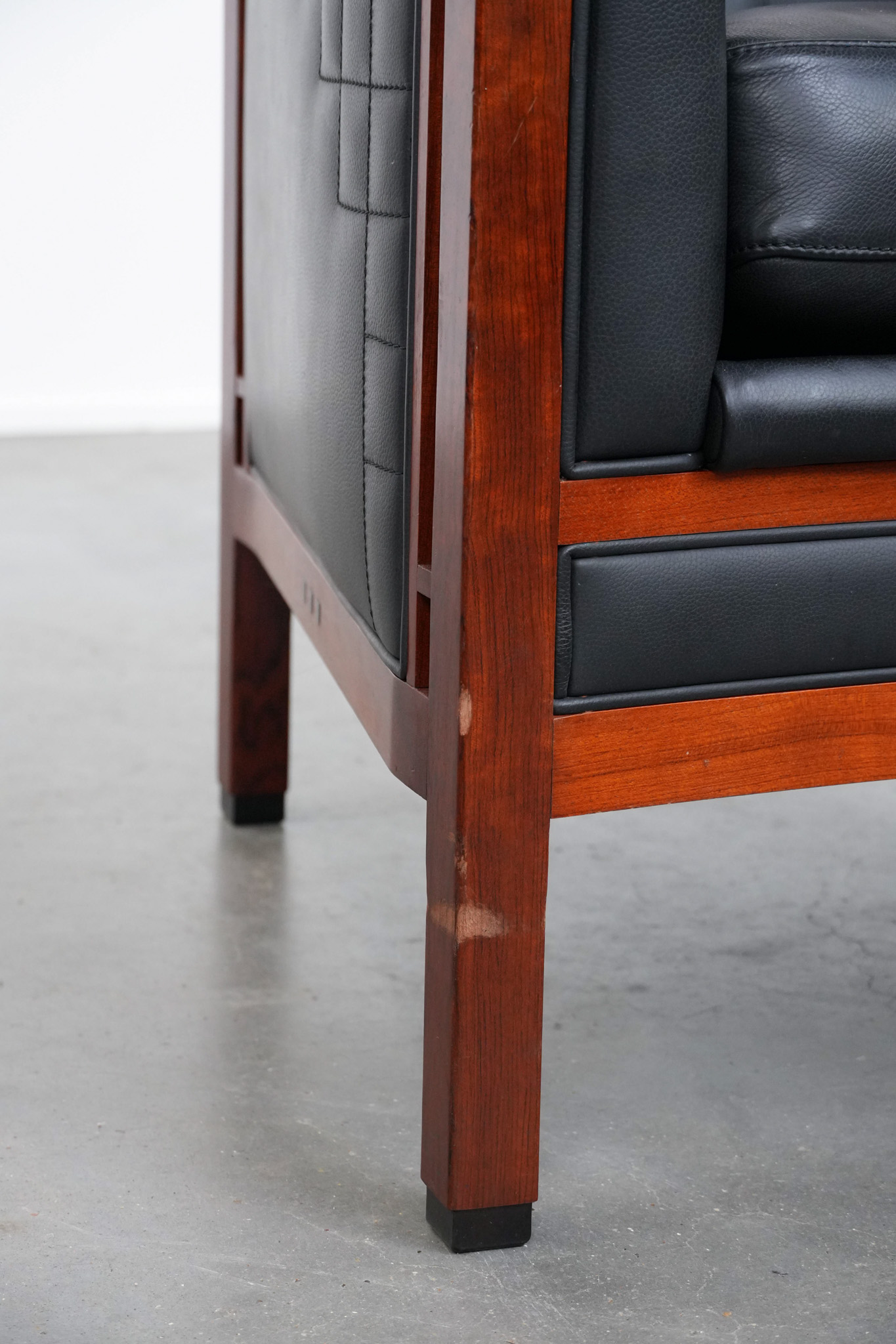 Prachtige Art Deco fauteuil van Schuitema uit de Decoforma serie met sierlijke stiksels - Afbeelding 14