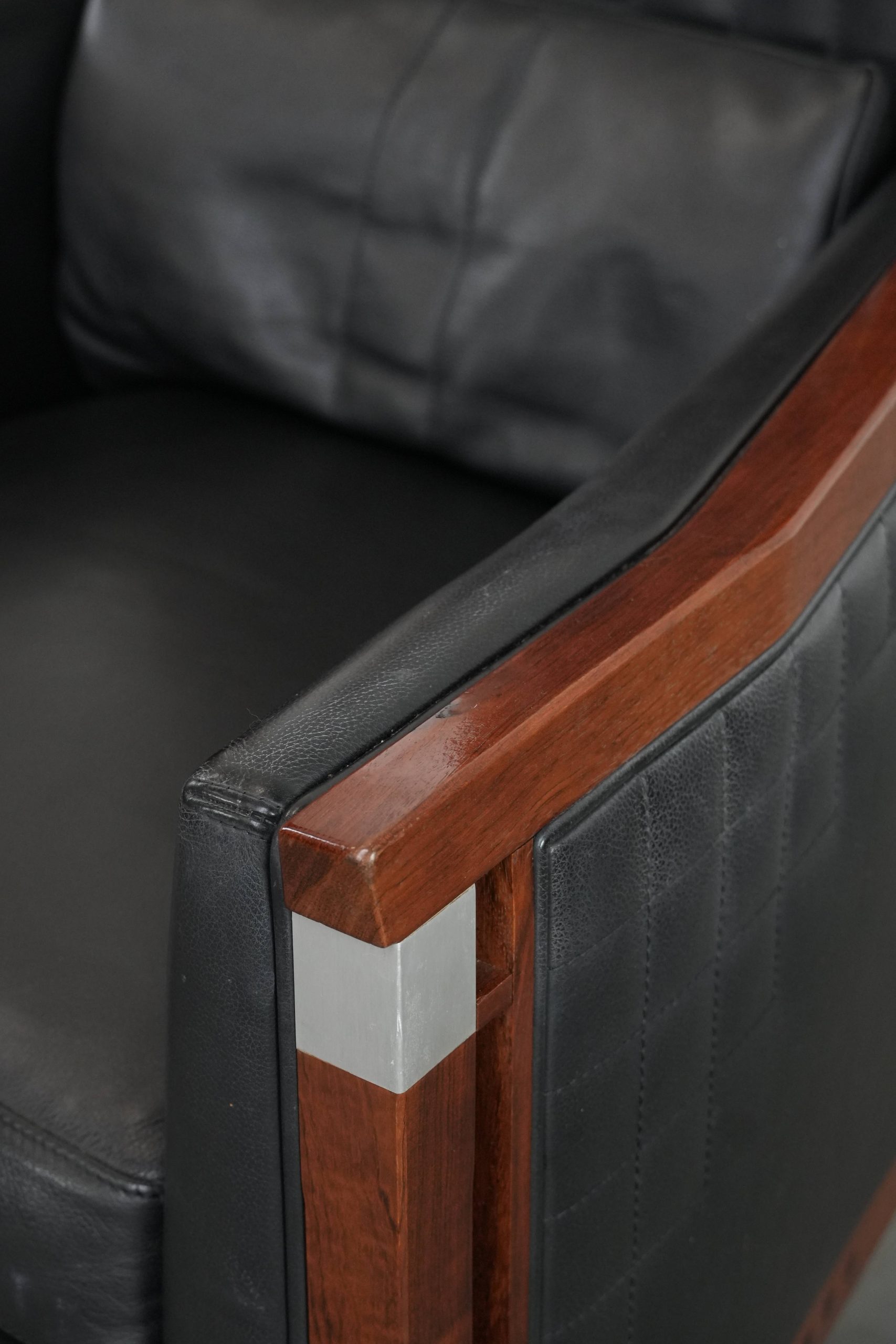 Luxe Schuitema Art Deco design fauteuil met zwart leer uit de Decoforma serie met sierlijke stiksels - Afbeelding 10