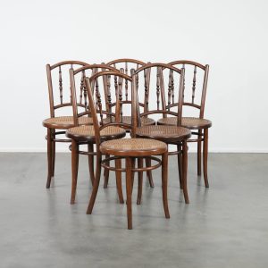 Prachtige set van 6 houten vintage bistro stoelen van Jacob & Josef Kohn Wien met rieten zitting
