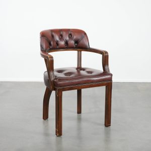 Donkerbruine rundleren chesterfield bureau/ eetkamer/ bijzetstoel in Engelse stijl in een luxe kleur