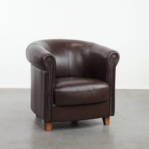 Rundleren clubfauteuil, in zeer goede staat, Engelse stijl in een bruine/ donkerpaarse kleurstelling