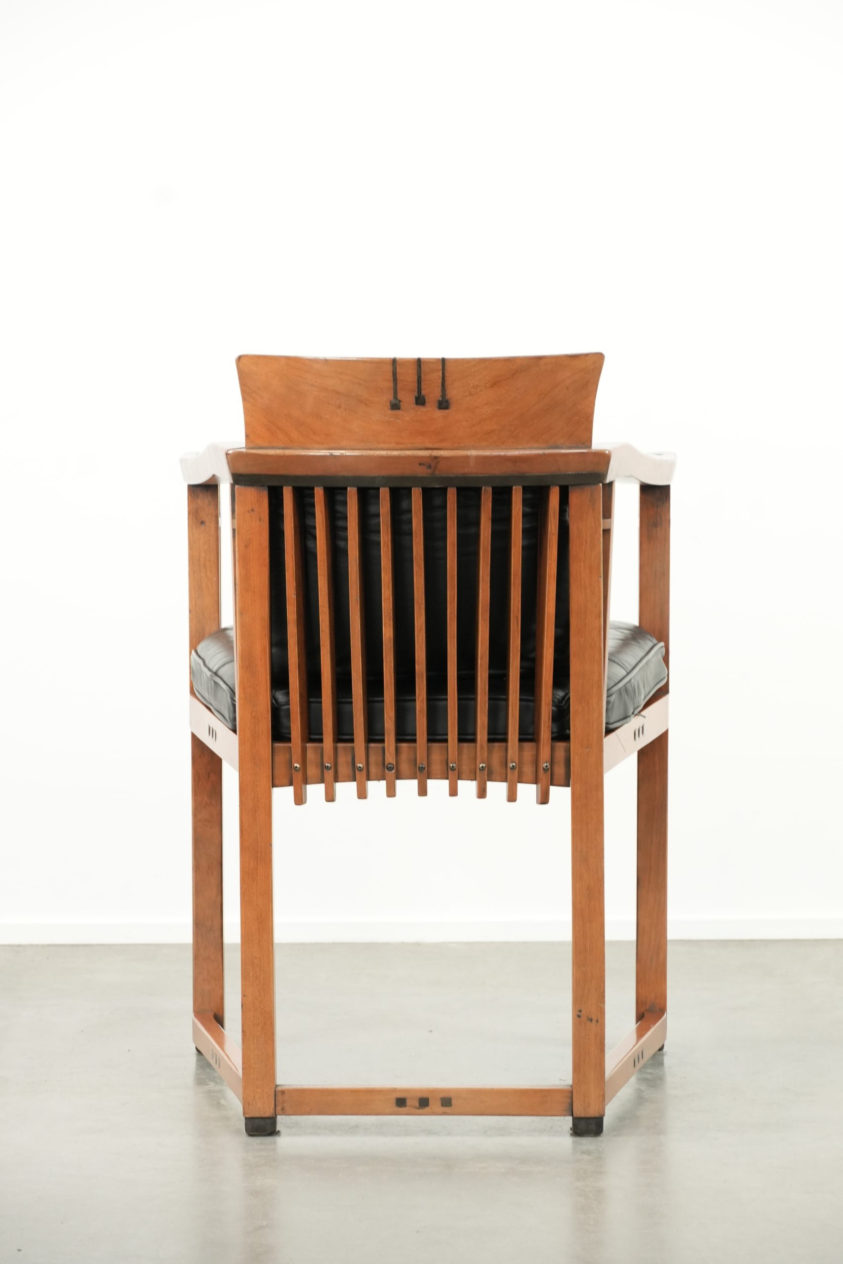 Luxe zwart lederen Schuitema Art Deco design eetkamer/ bijzet/ bureaustoel uit de Decoforma serie met armleuningen - Afbeelding 4