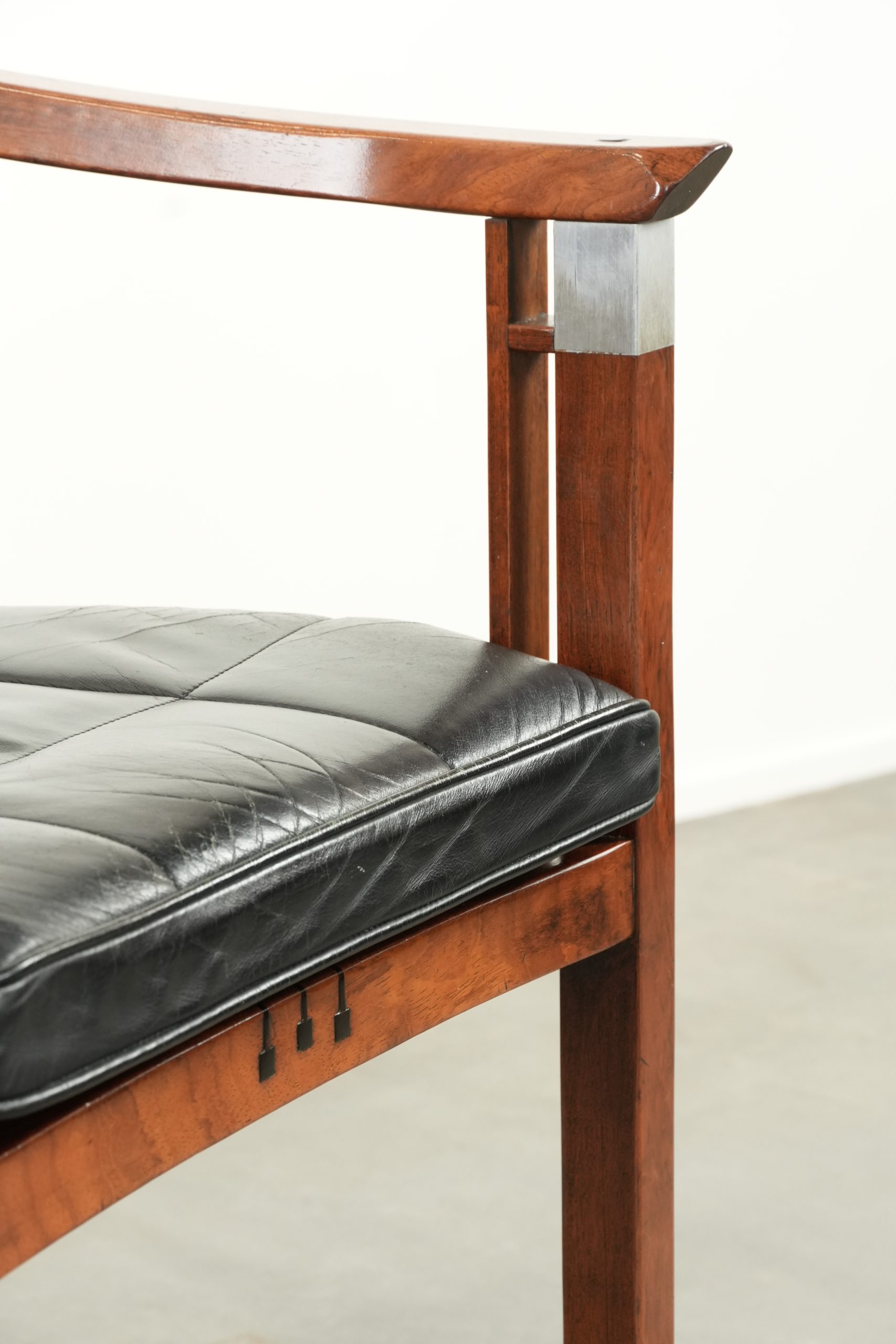 Luxe zwart lederen Schuitema Art Deco design eetkamer/ bijzet/ bureaustoel uit de Decoforma serie met armleuningen - Afbeelding 12