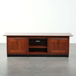 Prachtige en in een goede staat verkerend Art Deco design dressoir/ tv meubel van Schuitema uit de Decoforma serie