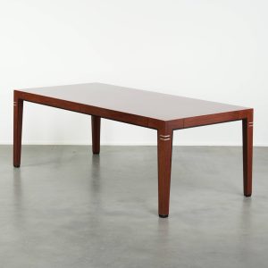 Prachtige ruime 6 persoons Art Deco design eettafel van Schuitema uit de decoforma serie met unieke details