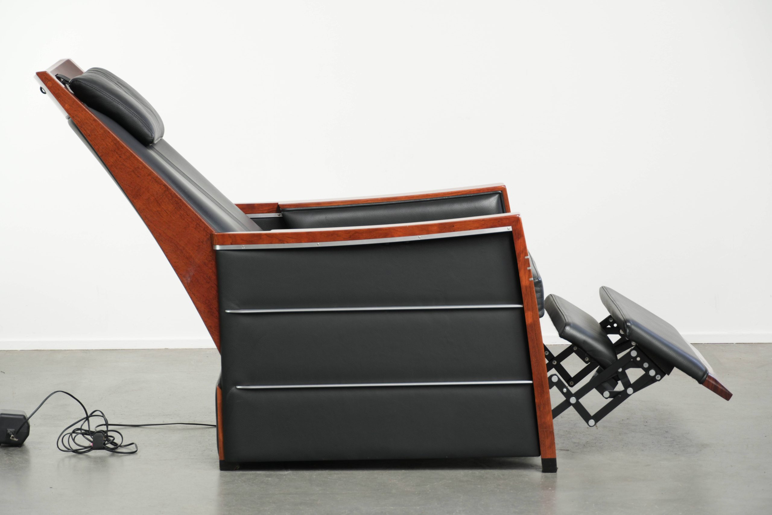 Luxe elektrisch verstelbare Schuitema Art Deco design relaxfauteuil uit de Decoforma serie met zwart rundleer - Afbeelding 6