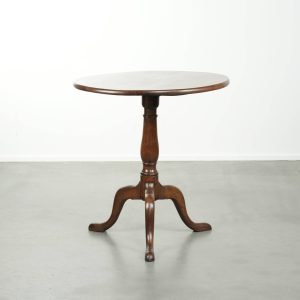 Prachtige antieke Engelse eikenhouten tilt top table/ bijzettafel uit eind 18e eeuw met mooie kleuren