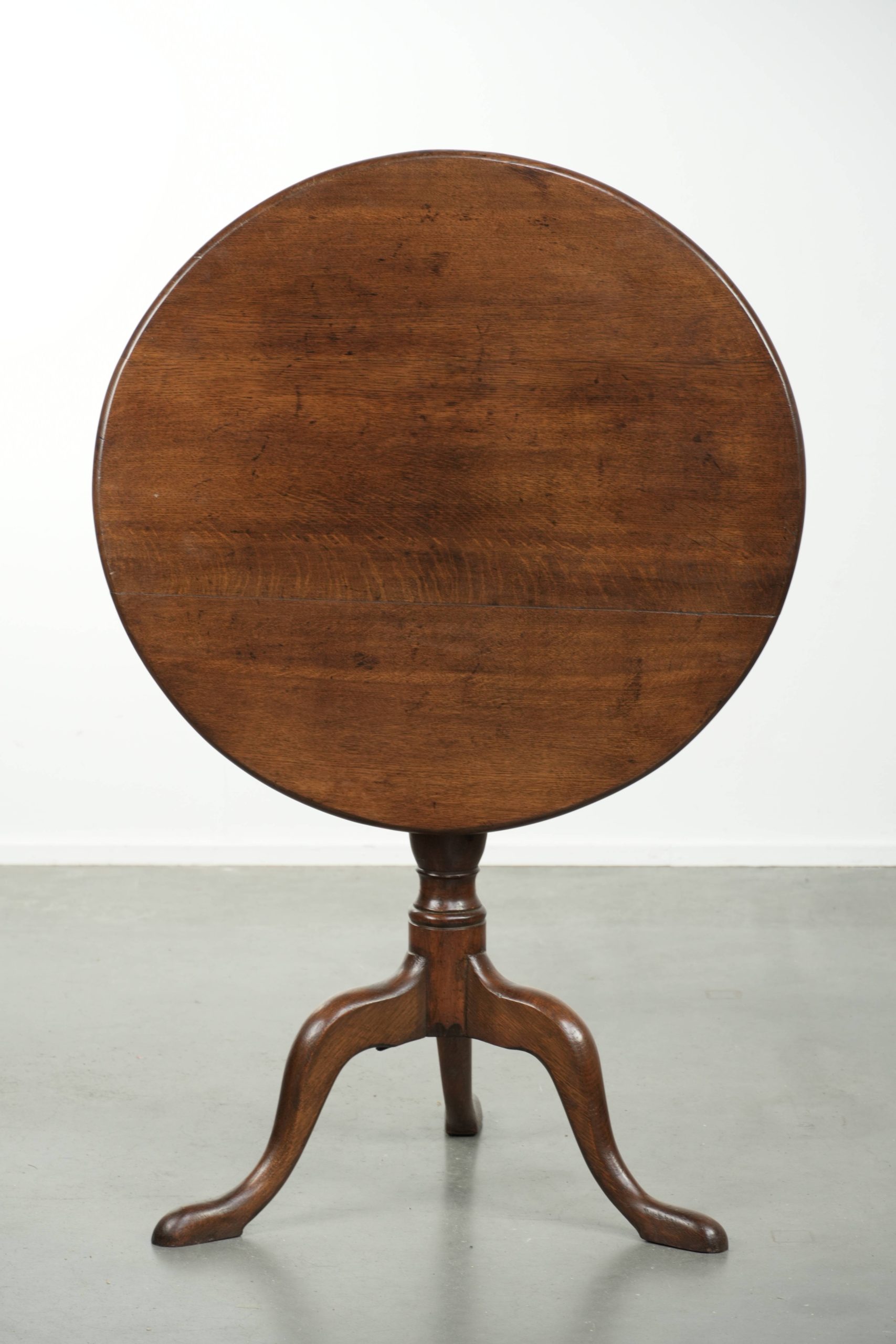 Prachtige antieke Engelse eikenhouten tilt top table/ bijzettafel uit eind 18e eeuw met mooie kleuren - Afbeelding 2