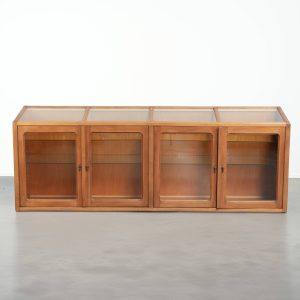Grote en mooie vintage houten balie/ vitrinekast/ display/ museum kast met een prachtige uitstraling