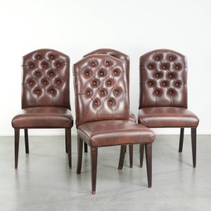 Leuke set van 4 vintage rundleren chesterfield eetkamerstoelen in een mooie donker bruine kleur