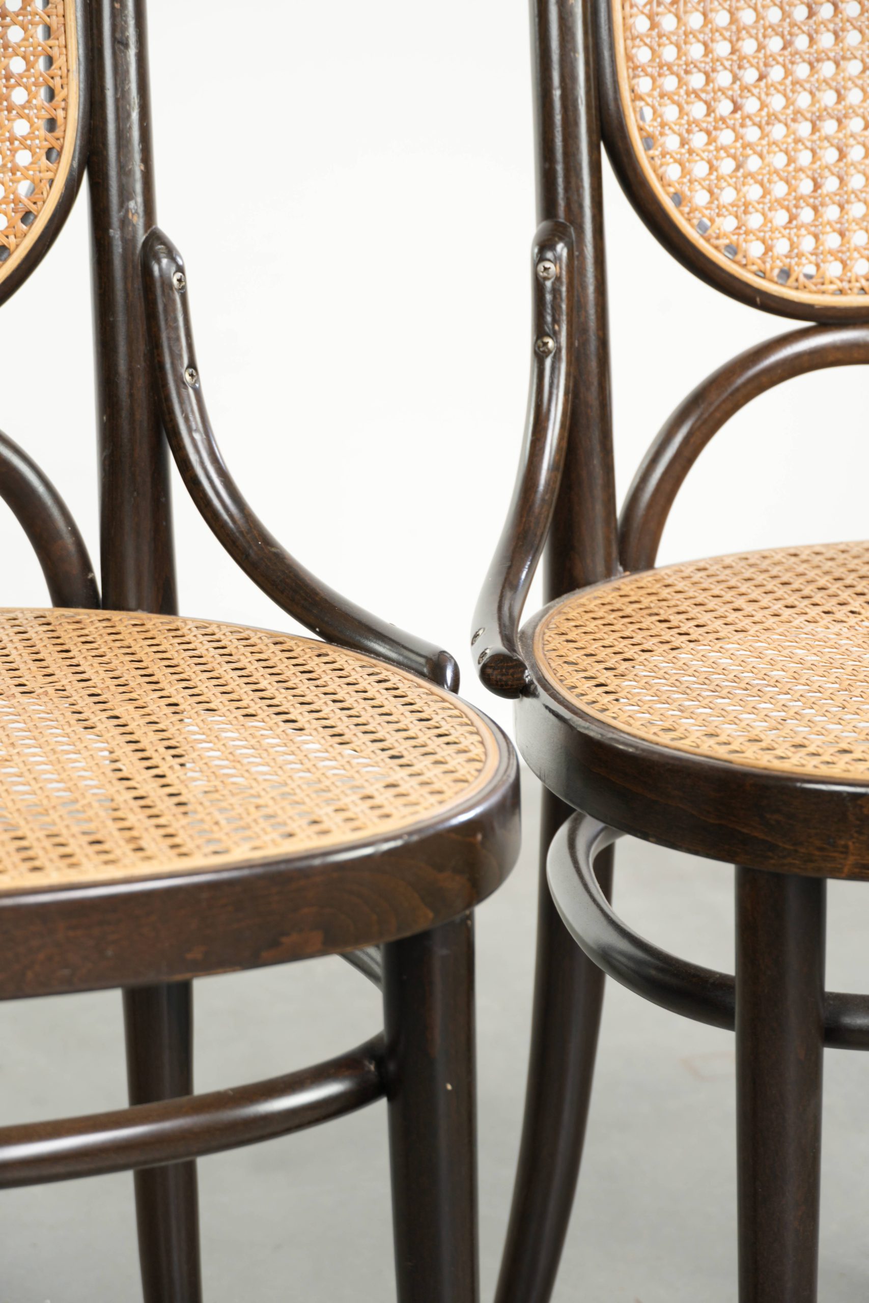 Set van 2 originele vintage Thonet design webbing eetkamerstoelen/ bistrostoelen met gebogen hout model long john - Afbeelding 8