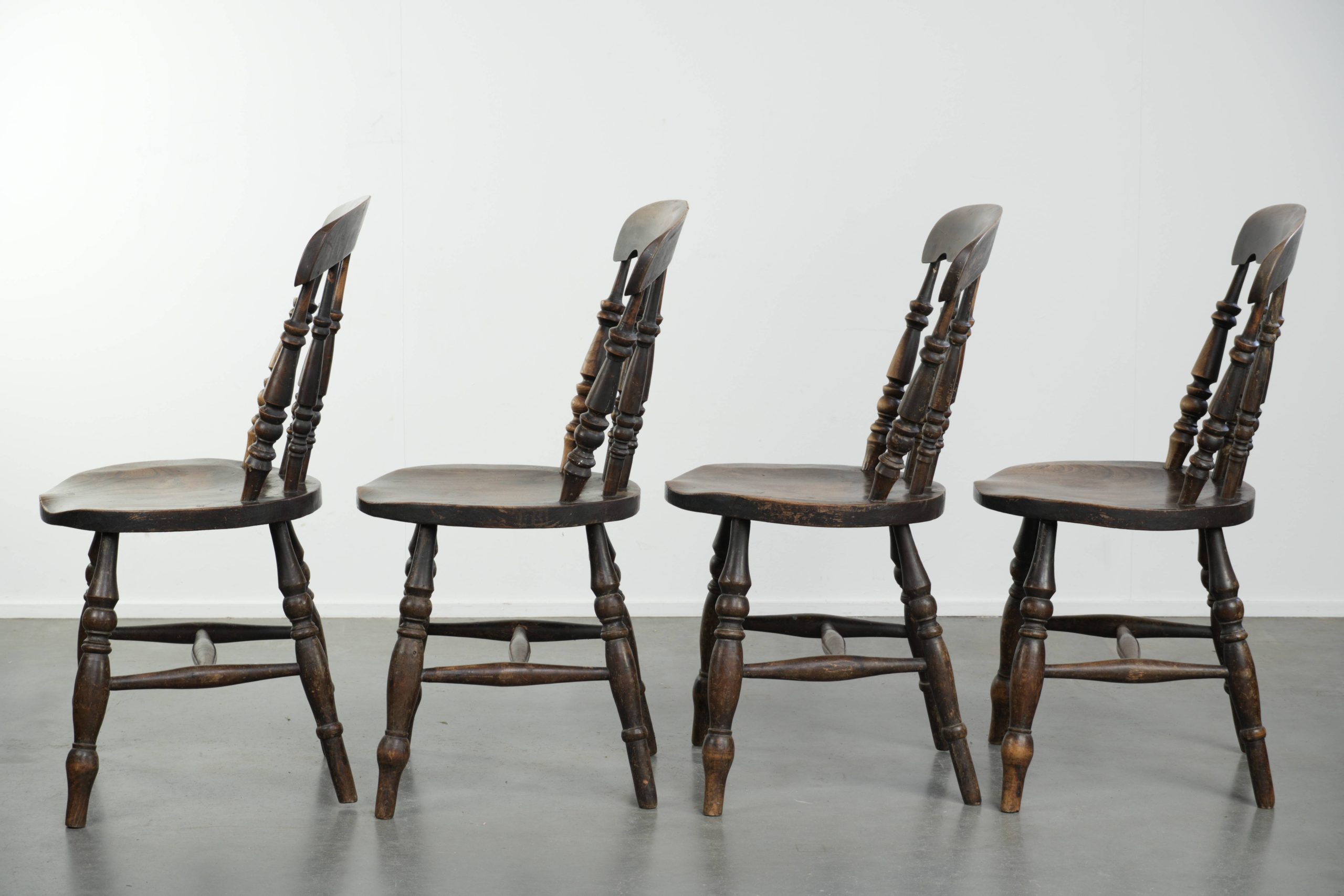 Set van 4 antieke Engelse houten Windsor pub/ bistrostoelen uit de 19e eeuw met een mooi patina - Afbeelding 5