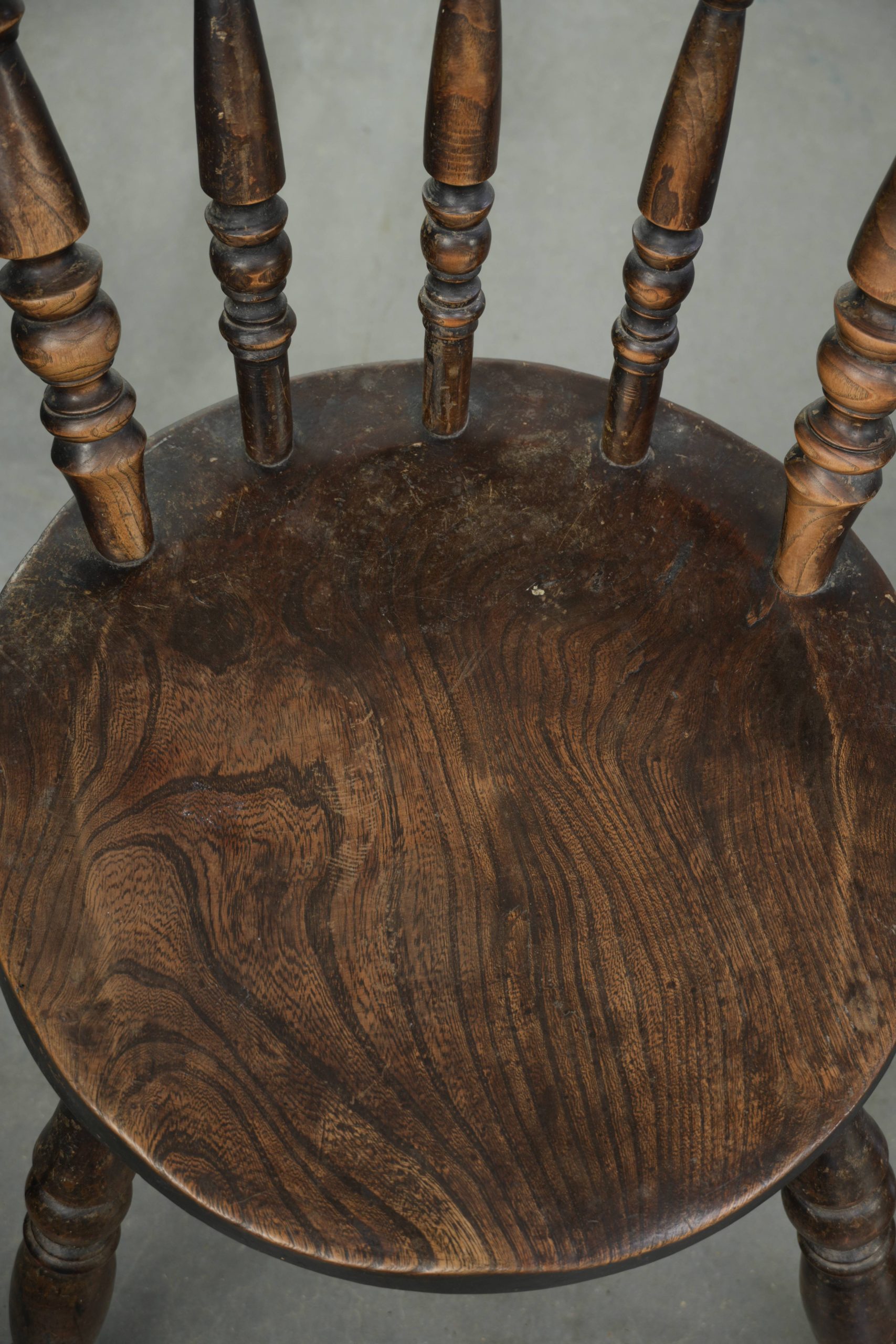 Set van 4 antieke Engelse houten Windsor pub/ bistrostoelen uit de 19e eeuw met een mooi patina - Afbeelding 9