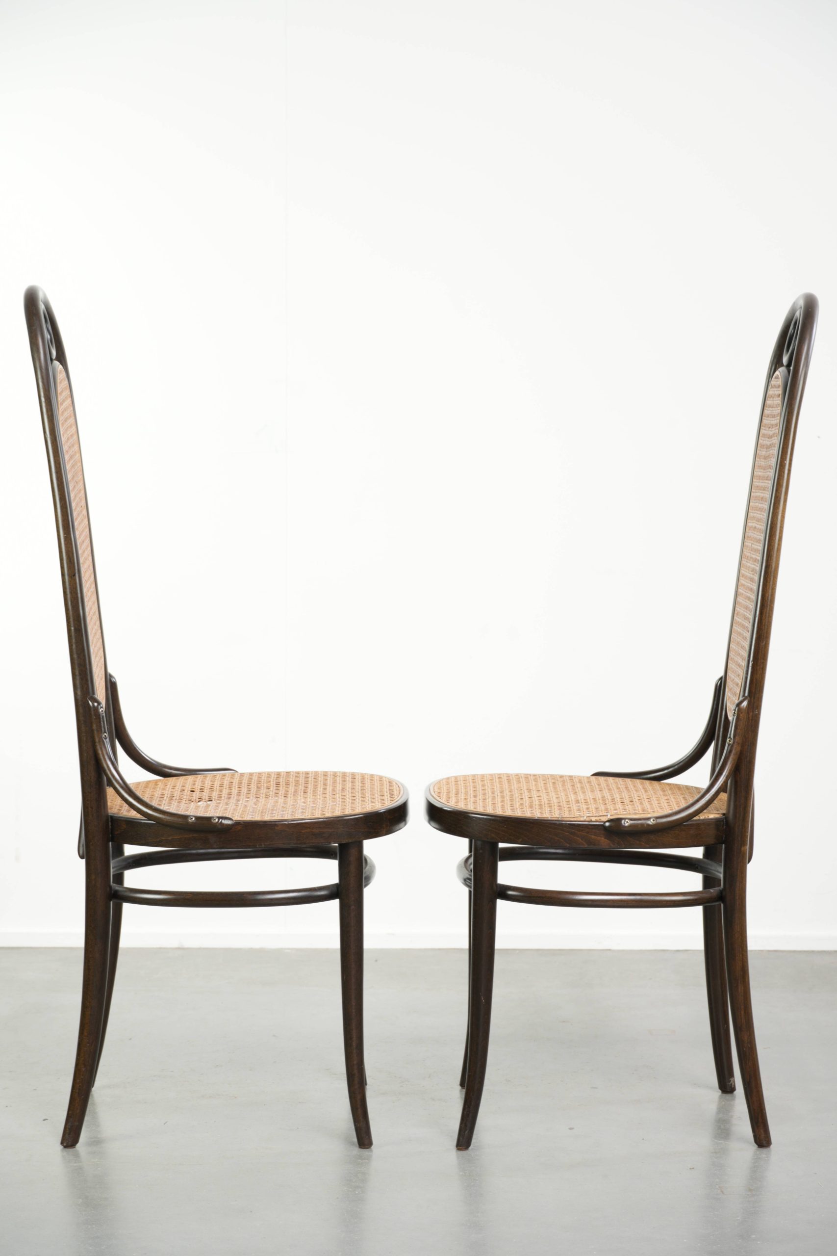Set van 2 originele vintage Thonet design webbing eetkamerstoelen/ bistrostoelen met gebogen hout model long john - Afbeelding 2