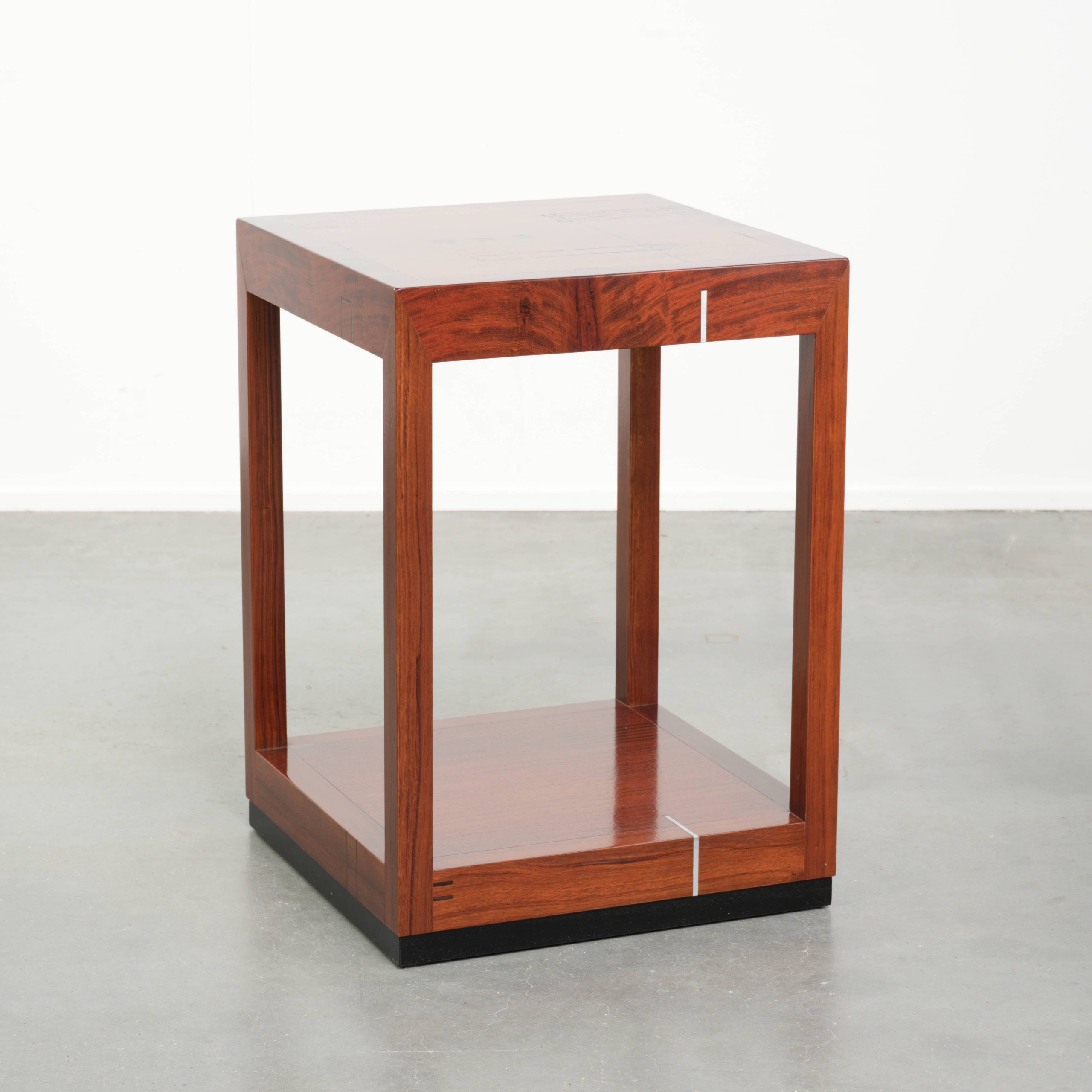 Bijzondere hoge vierkante Art Deco Schuitema design bijzettafel uit de Decoforma serie