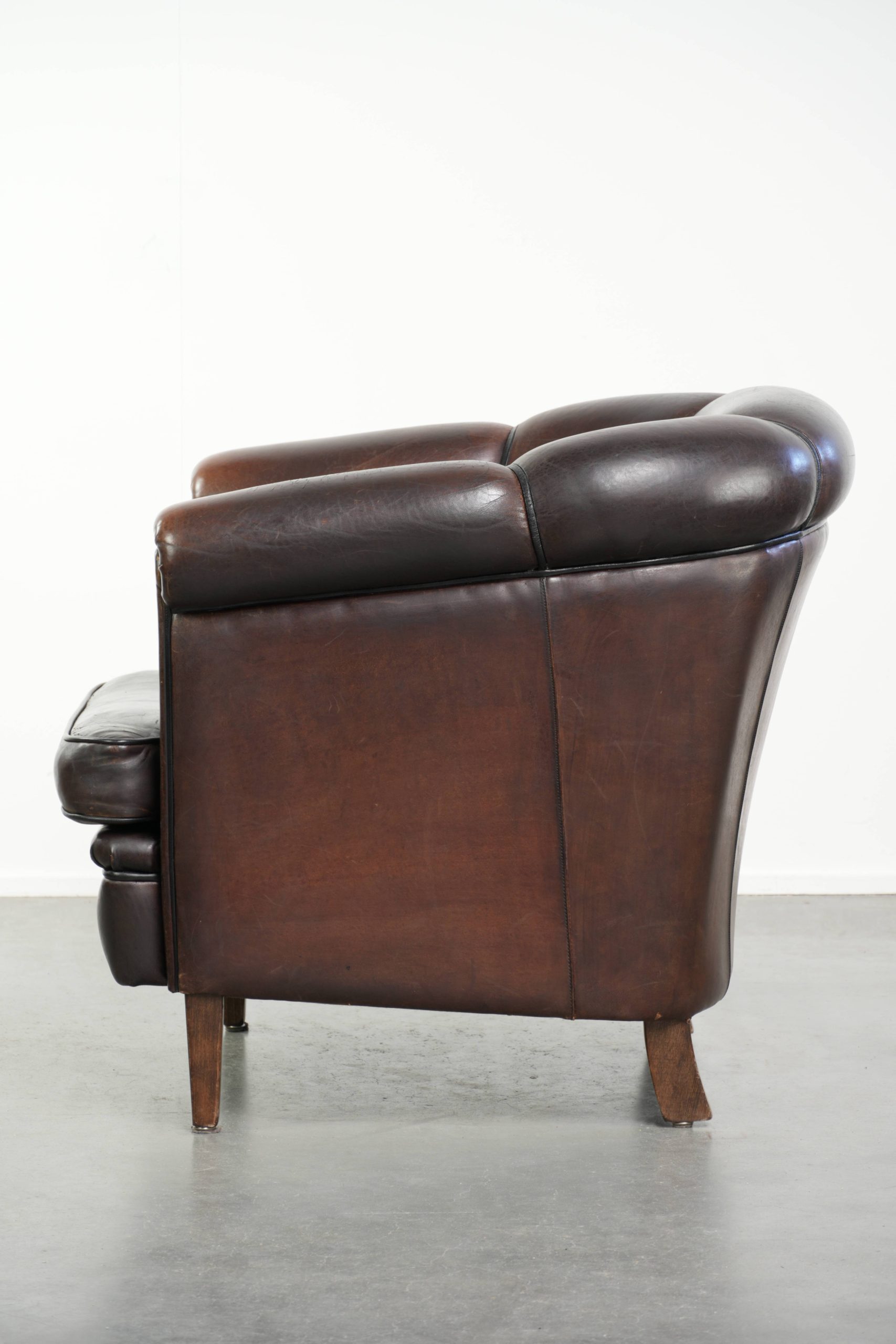 Prachtige set van een schapenleren bankstel samen met zijn bijpassende clubfauteuil met een luxe voorkomen - Afbeelding 5