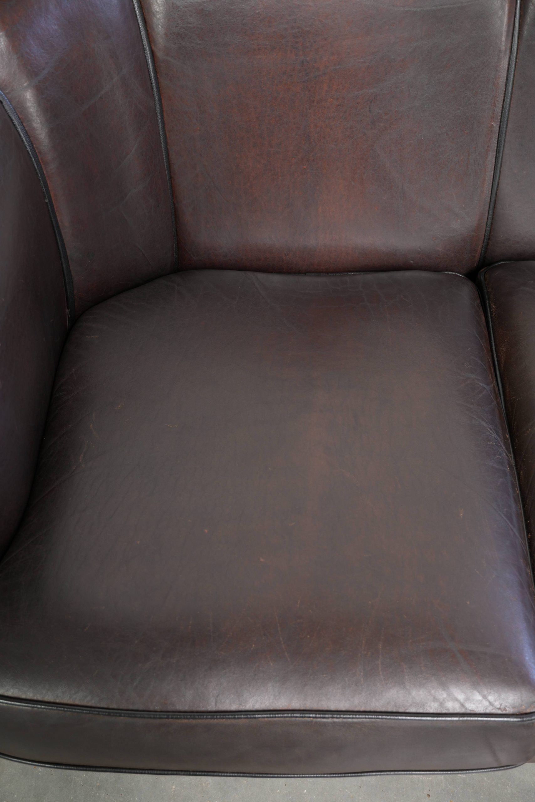 Prachtige set van een schapenleren bankstel samen met zijn bijpassende clubfauteuil met een luxe voorkomen - Afbeelding 15