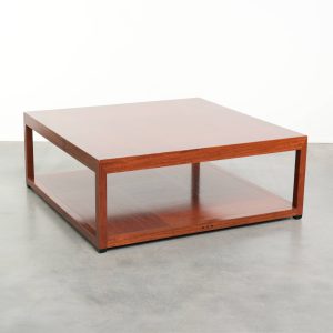 In goede staat verkerende en niet veel voorkomende grote vierkante Art Deco Schuitema salontafel uit de decoforma serie