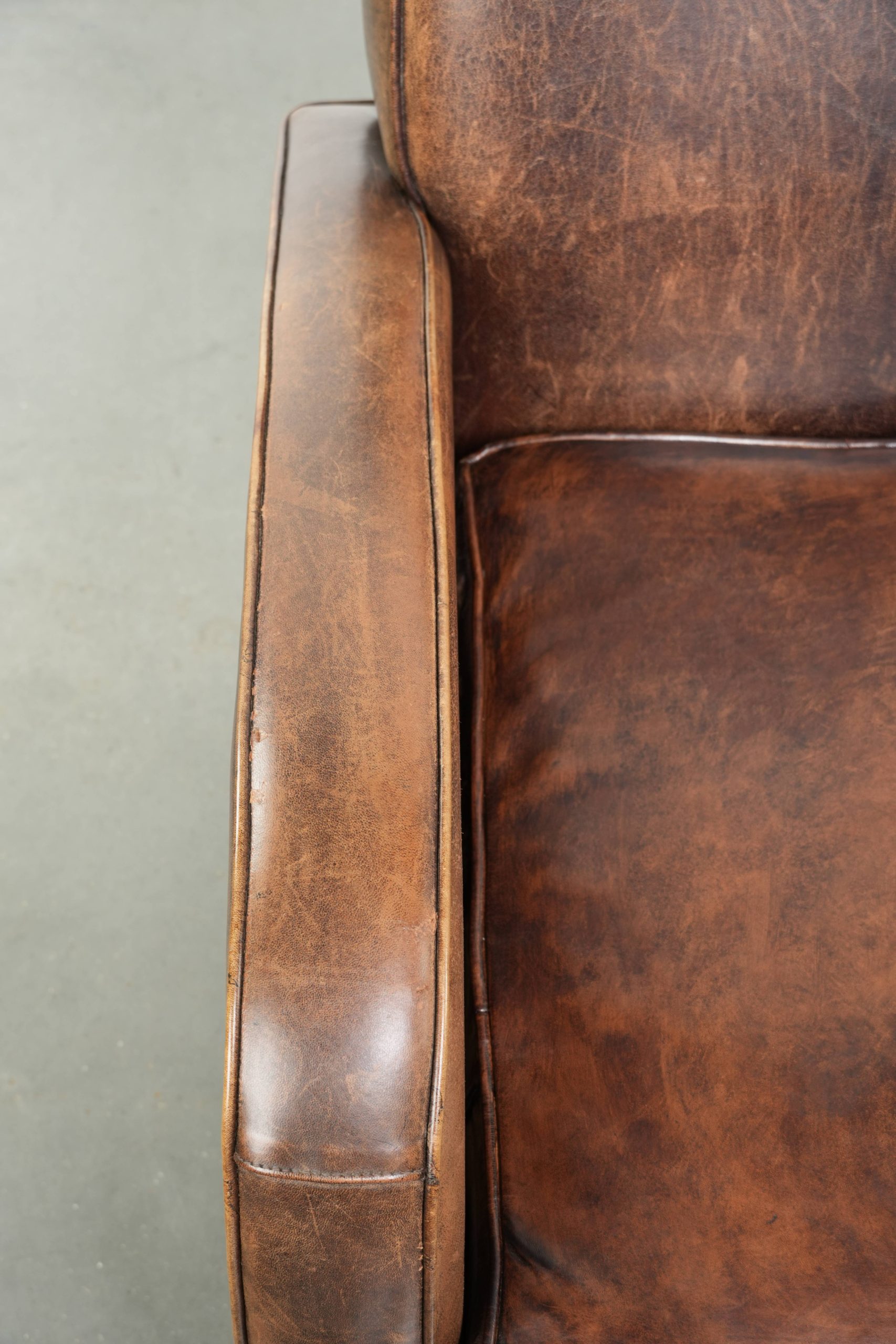 Fijne schapenleren armchair/ fauteuil met een mooi tijdloos design en prachtige warme kleuren - Afbeelding 7