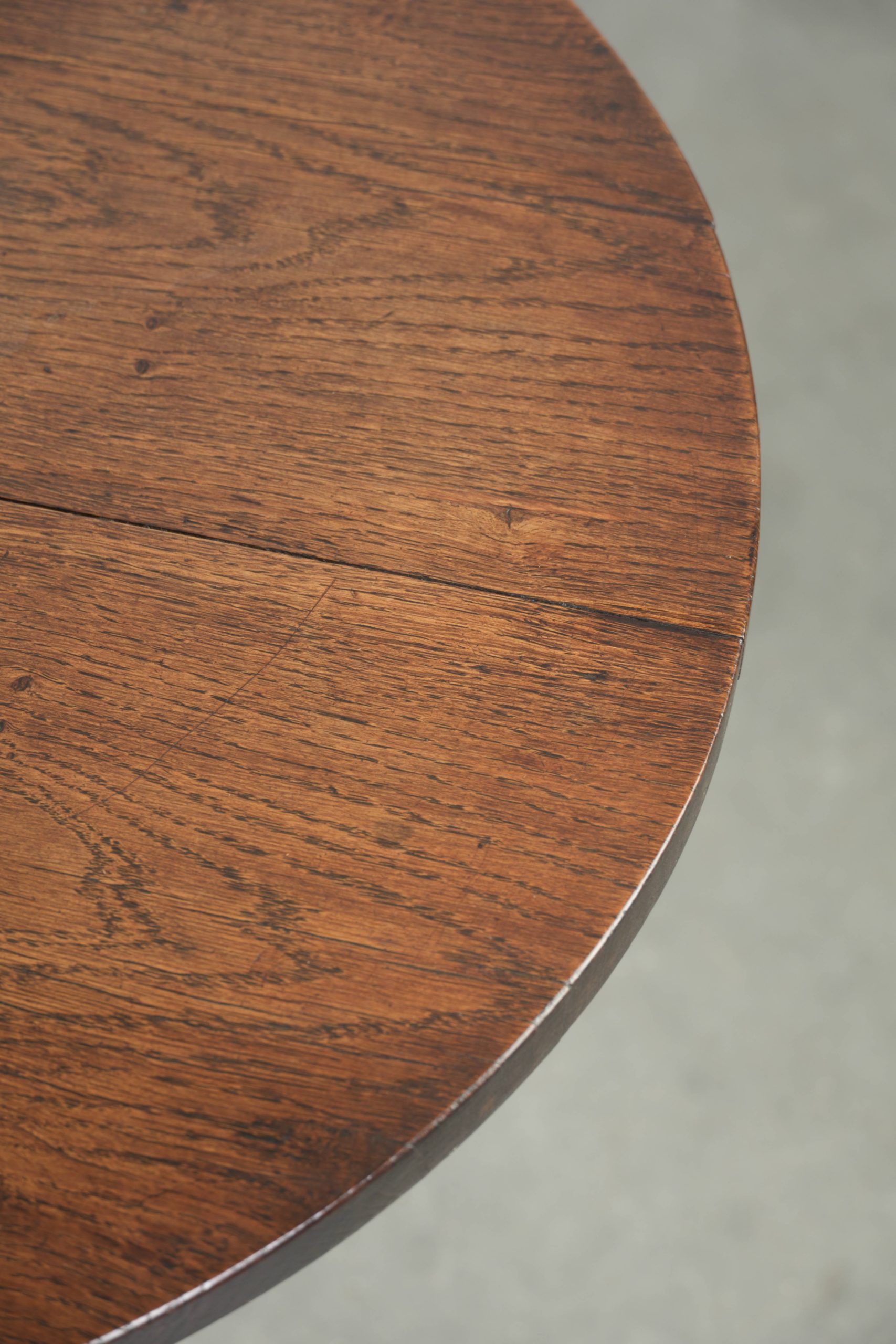 Antieke Engelse bijzettafel/ wijntafel van eikenhout uit eind 18e/ begin 19e eeuw met een luxe elegante uitstraling - Afbeelding 6