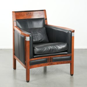 In goede staat verkerende zwarte leren Art Deco Schuitema design fauteuil uit de Decoforma serie