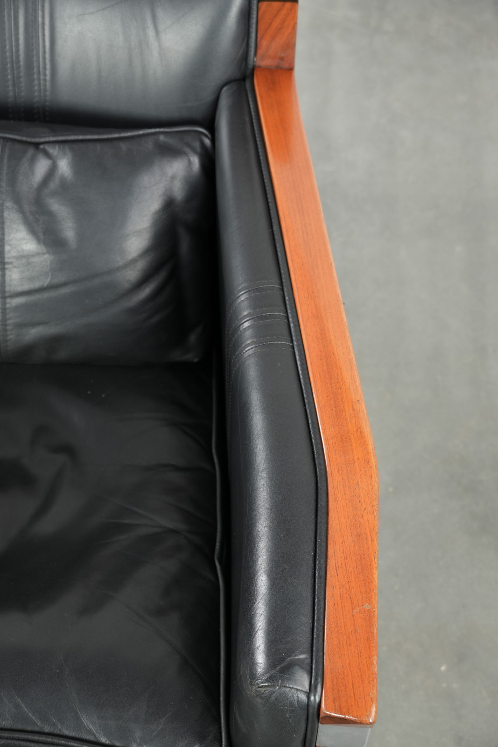 In goede staat verkerende zwarte leren Art Deco Schuitema design fauteuil uit de Decoforma serie - Afbeelding 9