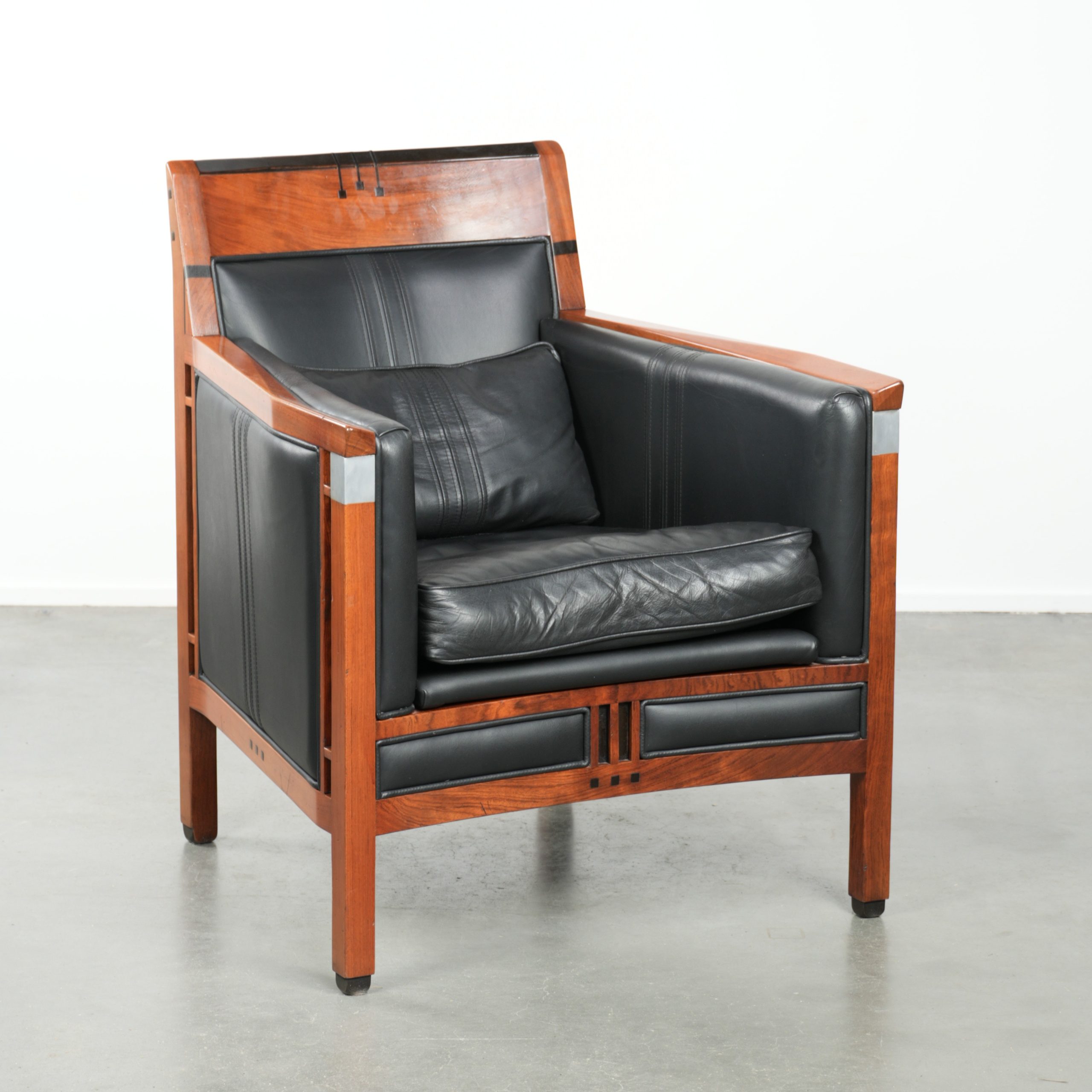 Zwarte leren Art Deco Schuitema design fauteuil, in goede staat, uit de Decoforma serie