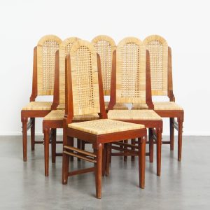 Vintage set van zes eetkamerstoelen van riet en hout met een afneembare stoffen zitting
