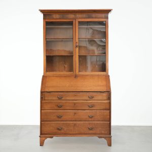 Zeer mooie antieke Engelse eikenhouten 18e eeuwse boekenkast/secretaire met opstand en origineel glas