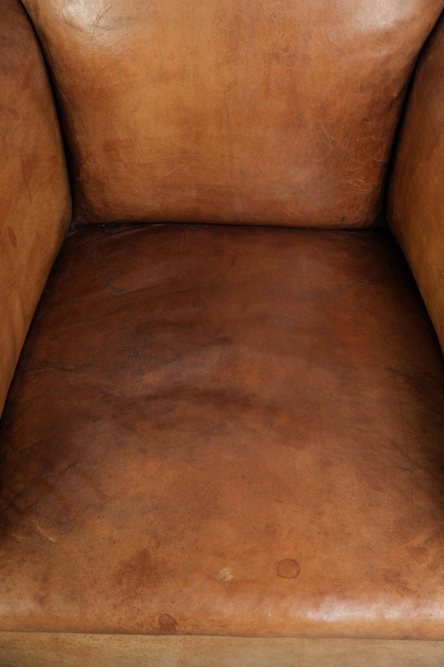 Unieke antieke schapenleren armchair in Engelse stijl met een mooi patina - Afbeelding 6