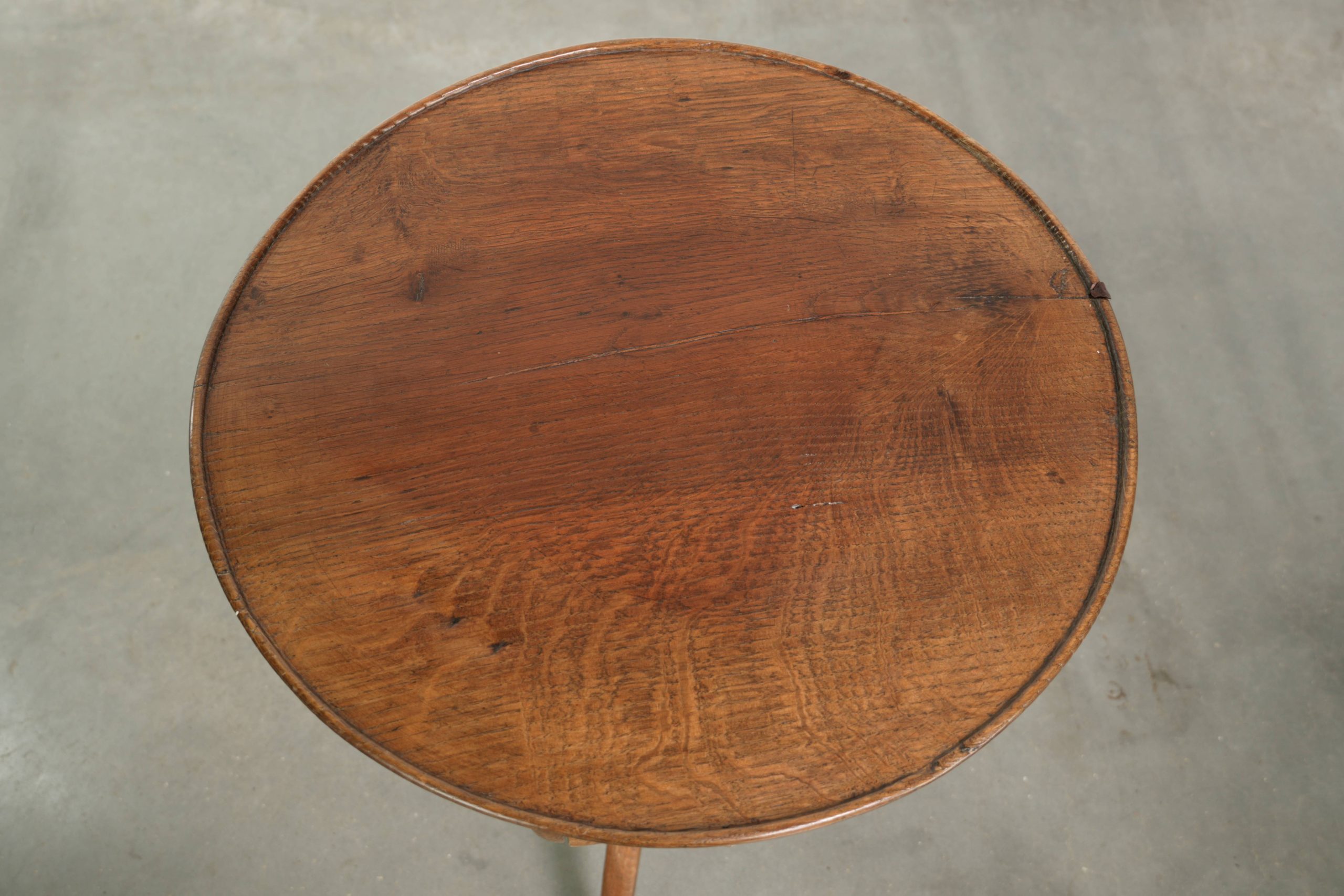 Engelse antieke bijzet/ wijntafel uit de 19e eeuw met een uniek laatje en mooie kleuren - Afbeelding 7
