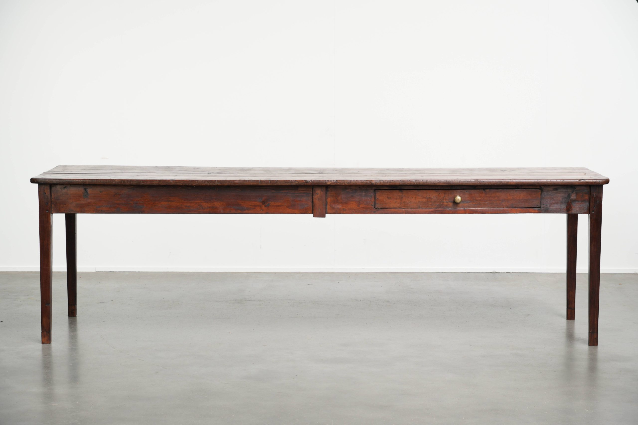 Prachtige antieke Engelse eettafel uit begin 19e eeuw van pitch pine hout voor 8 tot 10 personen - Afbeelding 2