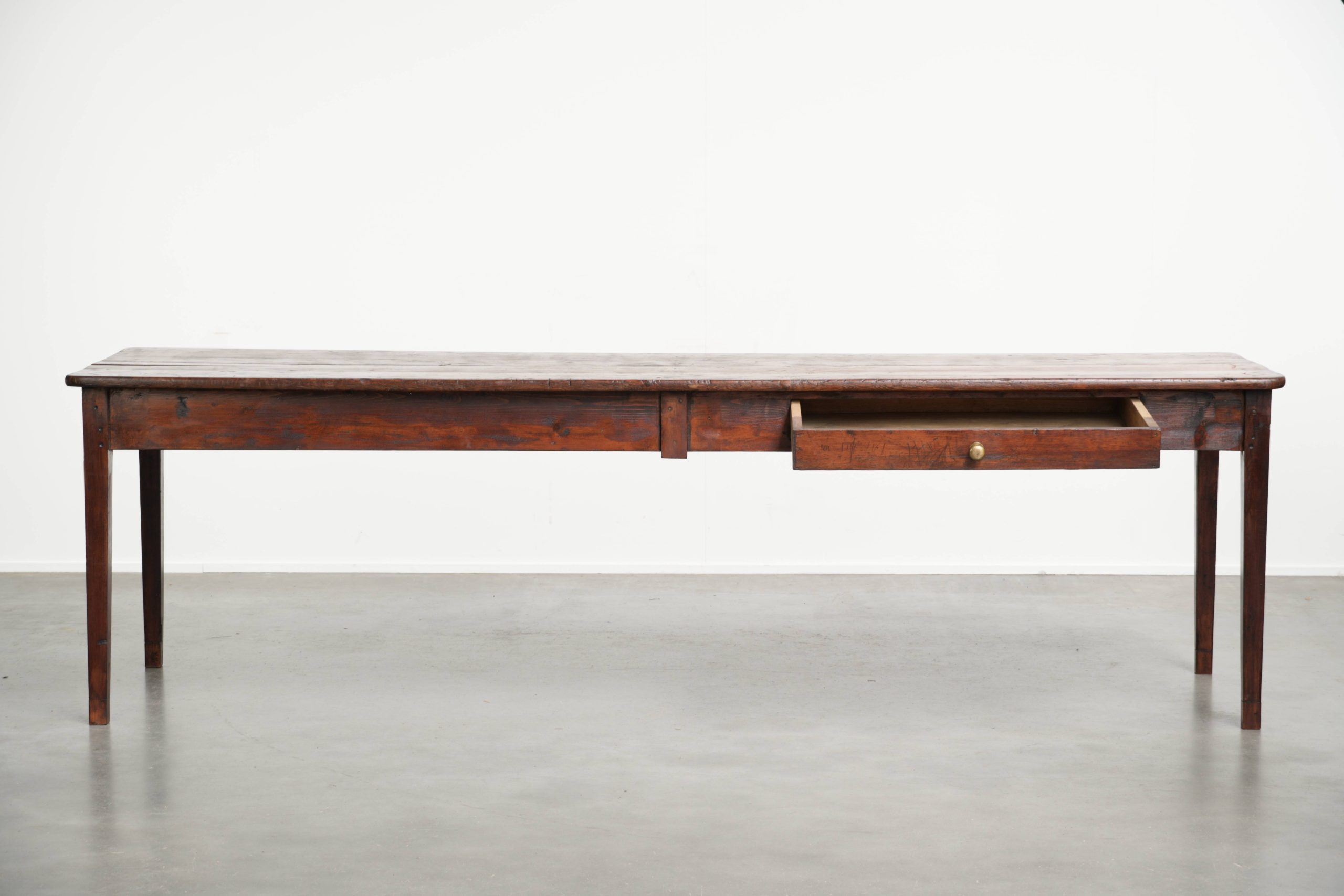 Prachtige antieke Engelse eettafel uit begin 19e eeuw van pitch pine hout voor 8 tot 10 personen - Afbeelding 3