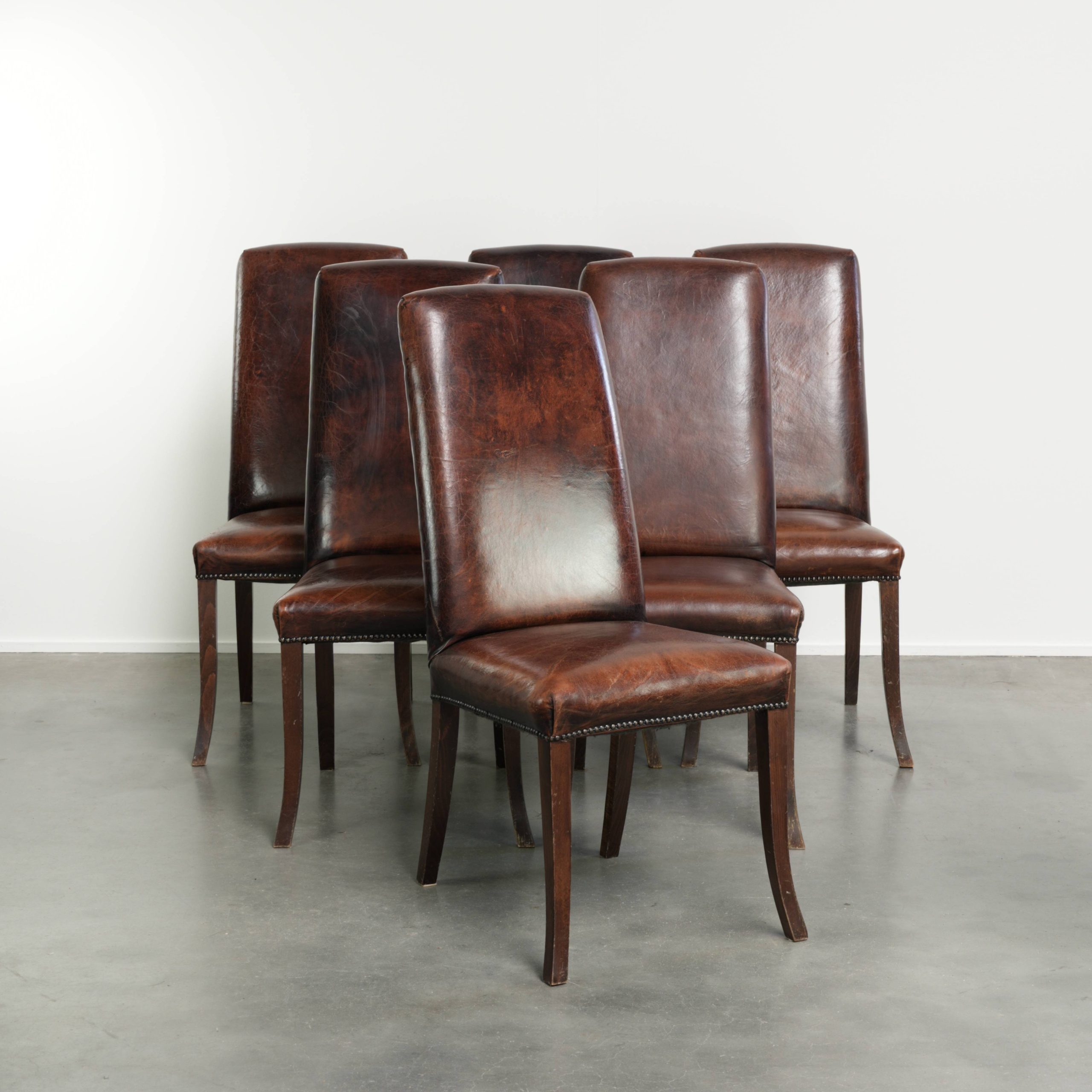 Prachtige karaktervolle set van 6 schapenleren eetkamerstoelen met de mooiste kleuren en een tijdloos design
