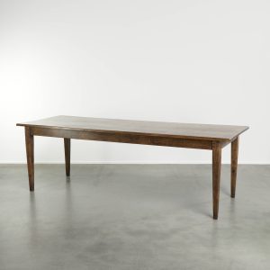 Mooie Franse boeren eettafel uit begin/midden 19e eeuw van massief eikenhout met 2 lades