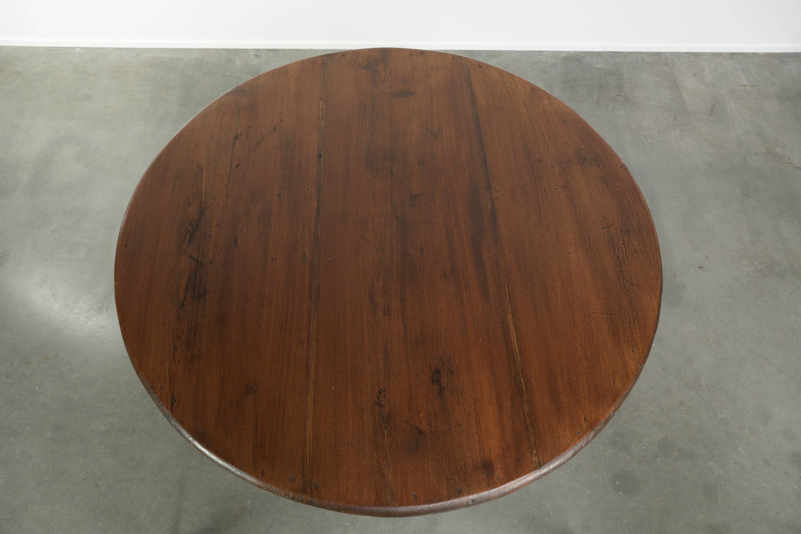 Mooie subtiele ronde landelijke houten eettafel met een mooie uitstraling en een prachtig patina - Afbeelding 5